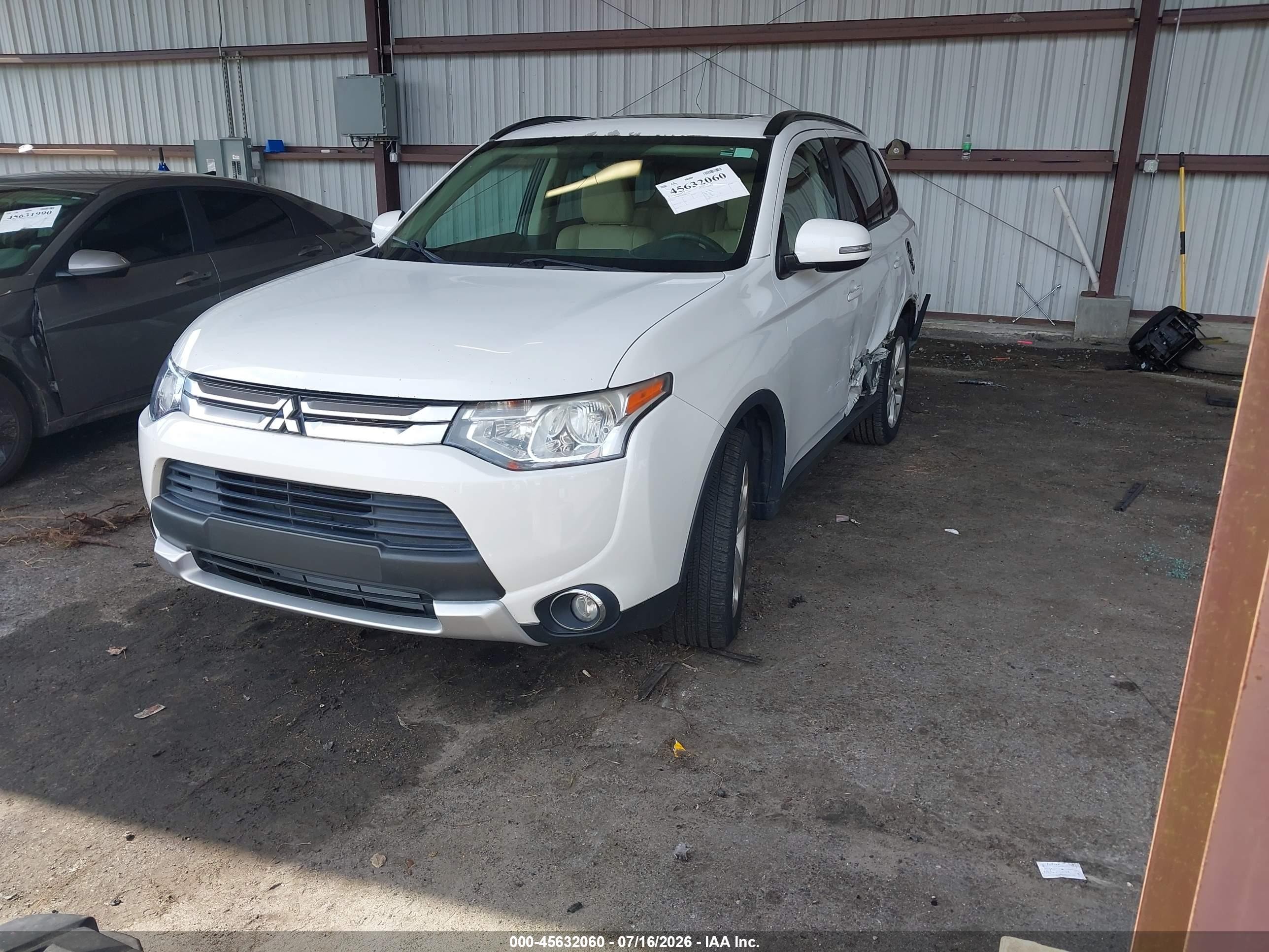 2015 Mitsubishi Outlander Se White vin: JA4AZ3A39FZ002638
