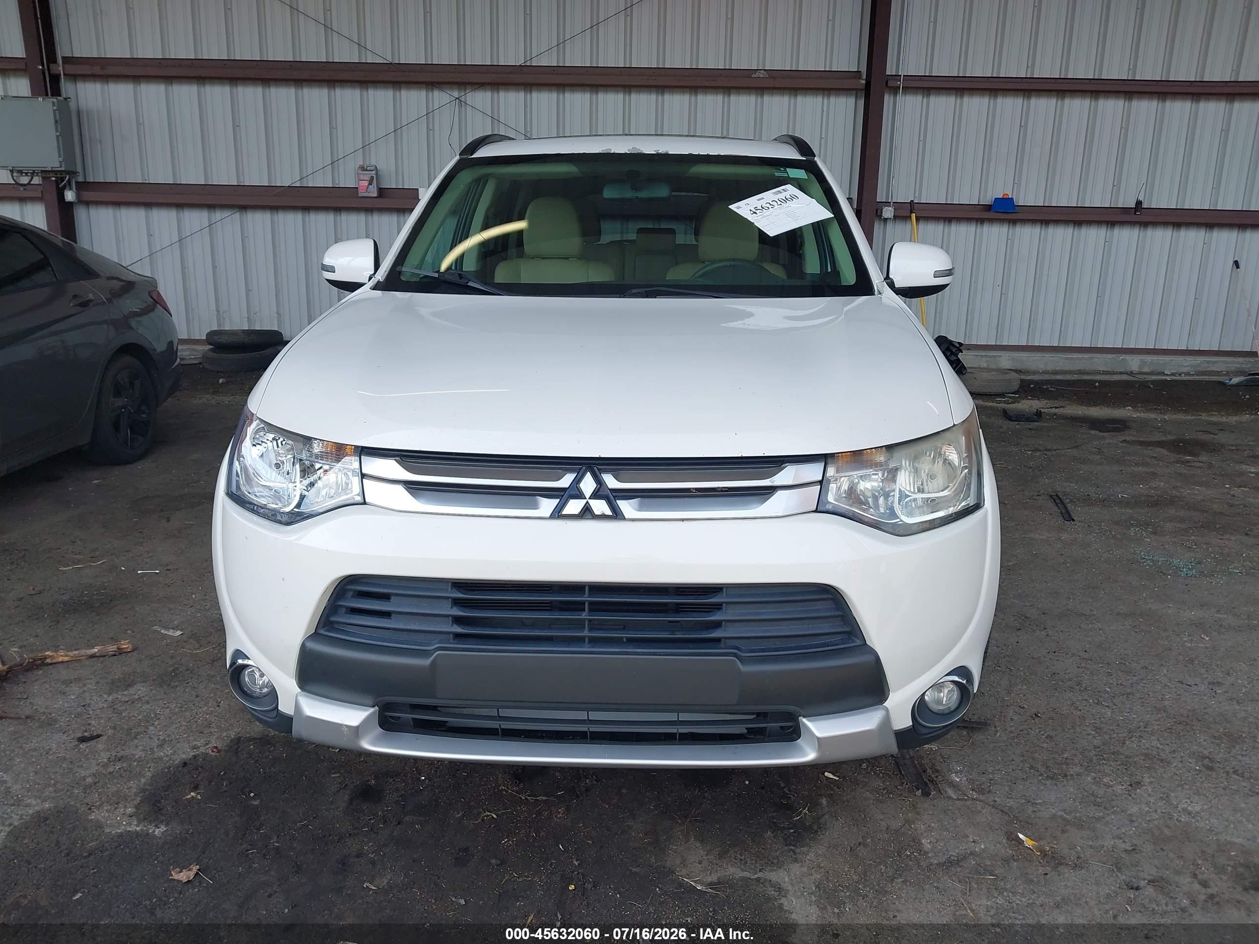 2015 Mitsubishi Outlander Se White vin: JA4AZ3A39FZ002638