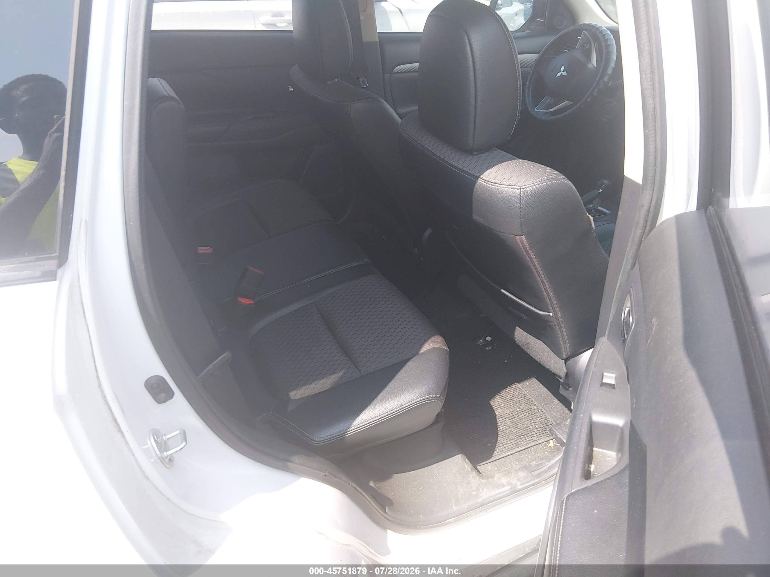 2015 Mitsubishi Outlander Se White vin: JA4AZ3A39FZ005880