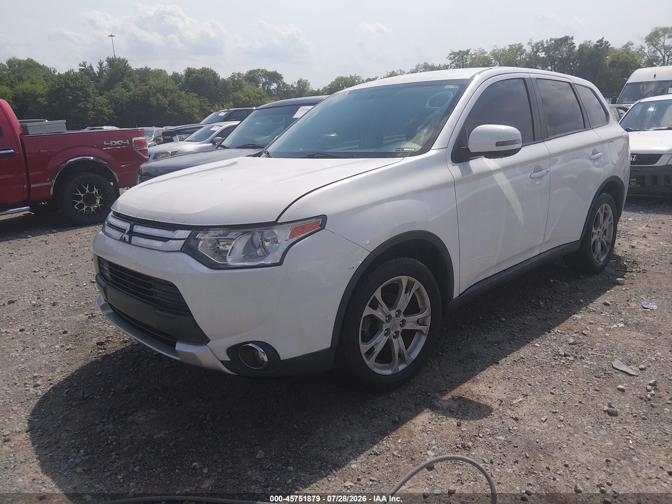 2015 Mitsubishi Outlander Se White vin: JA4AZ3A39FZ005880