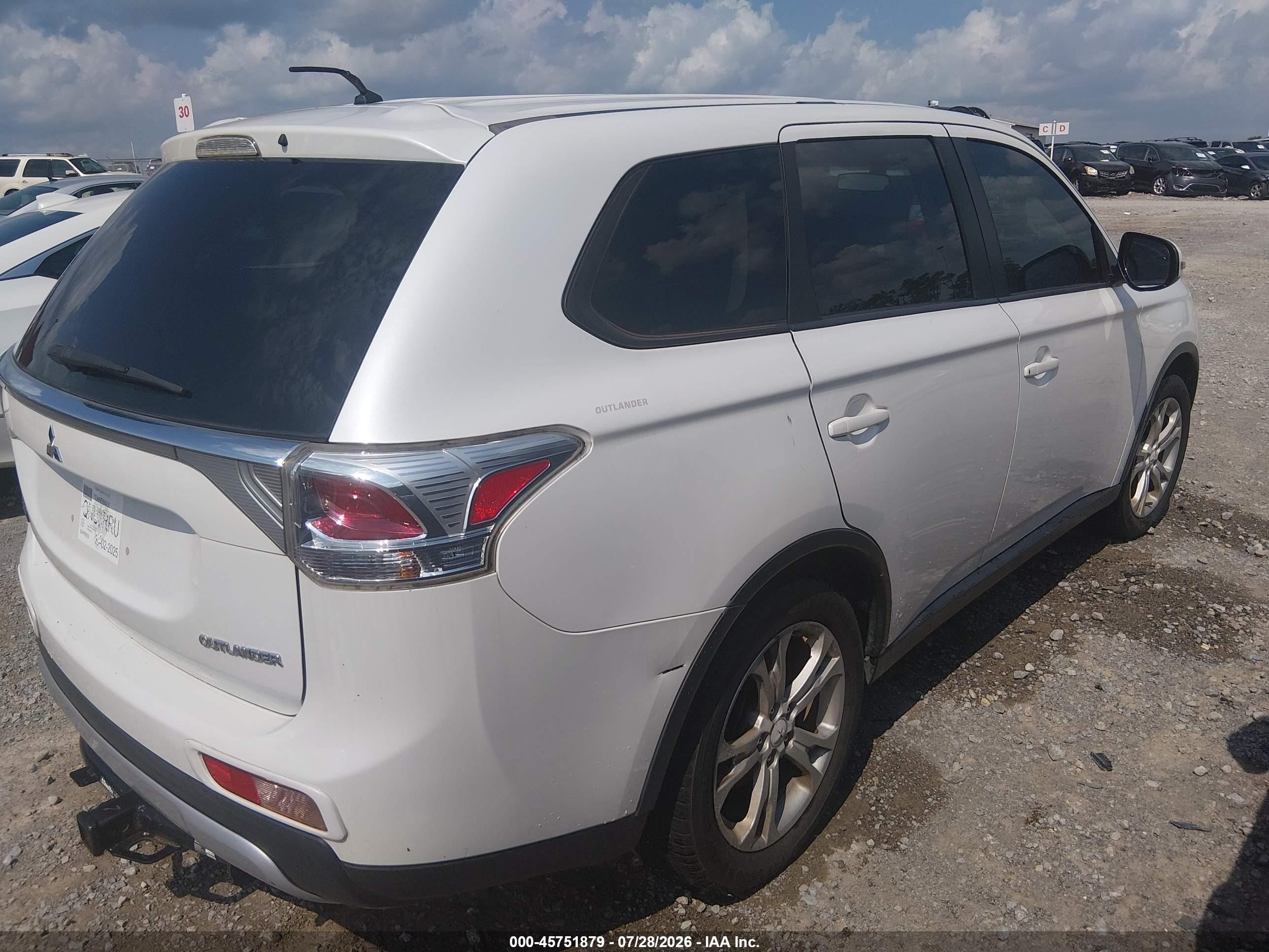 2015 Mitsubishi Outlander Se White vin: JA4AZ3A39FZ005880