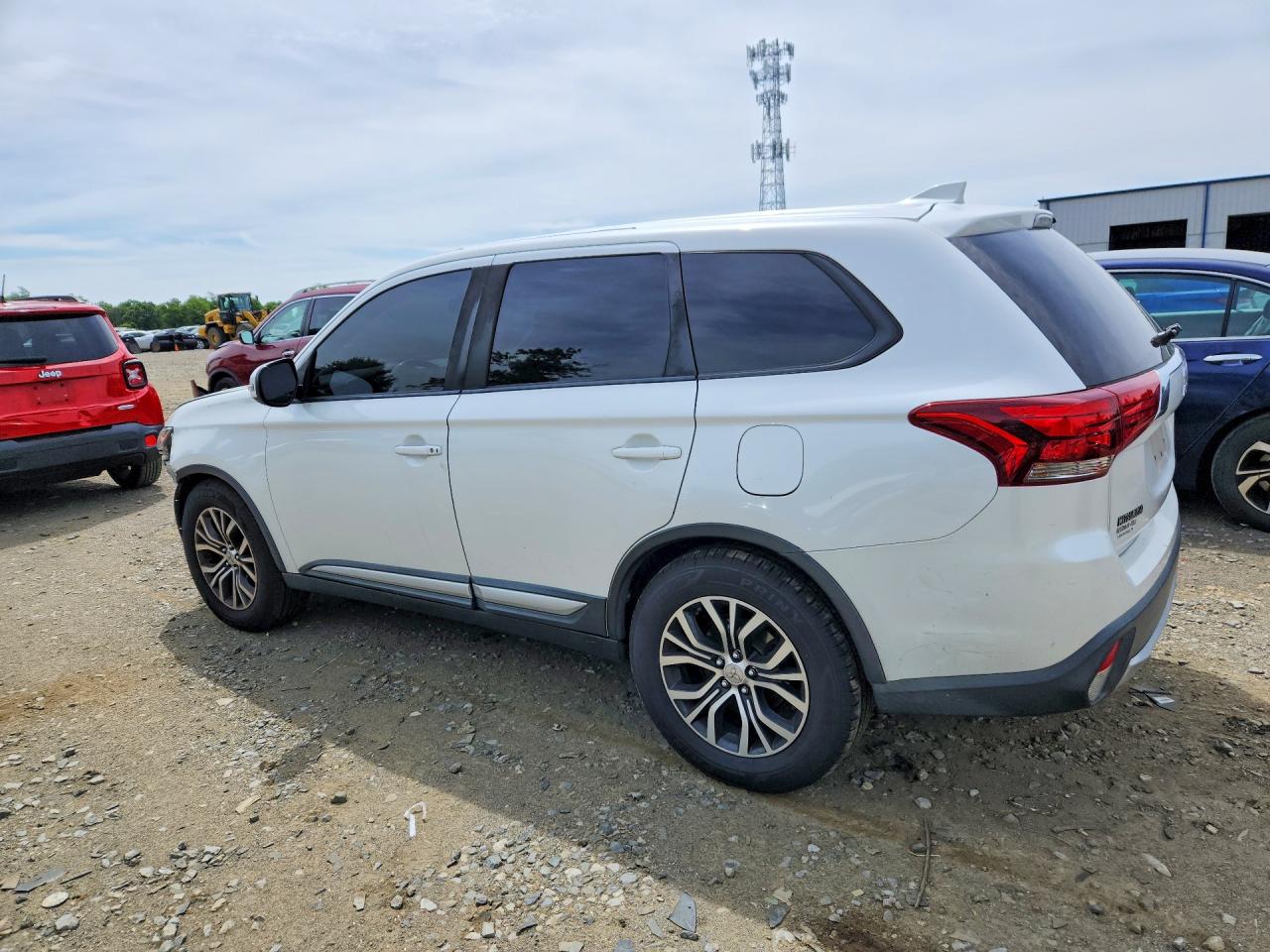 2017 Mitsubishi Outlander Se White vin: JA4AZ3A39HZ023475
