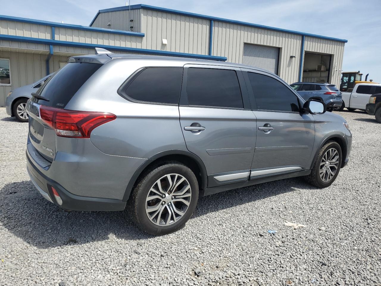 2017 Mitsubishi Outlander Se Silver vin: JA4AZ3A39HZ063202