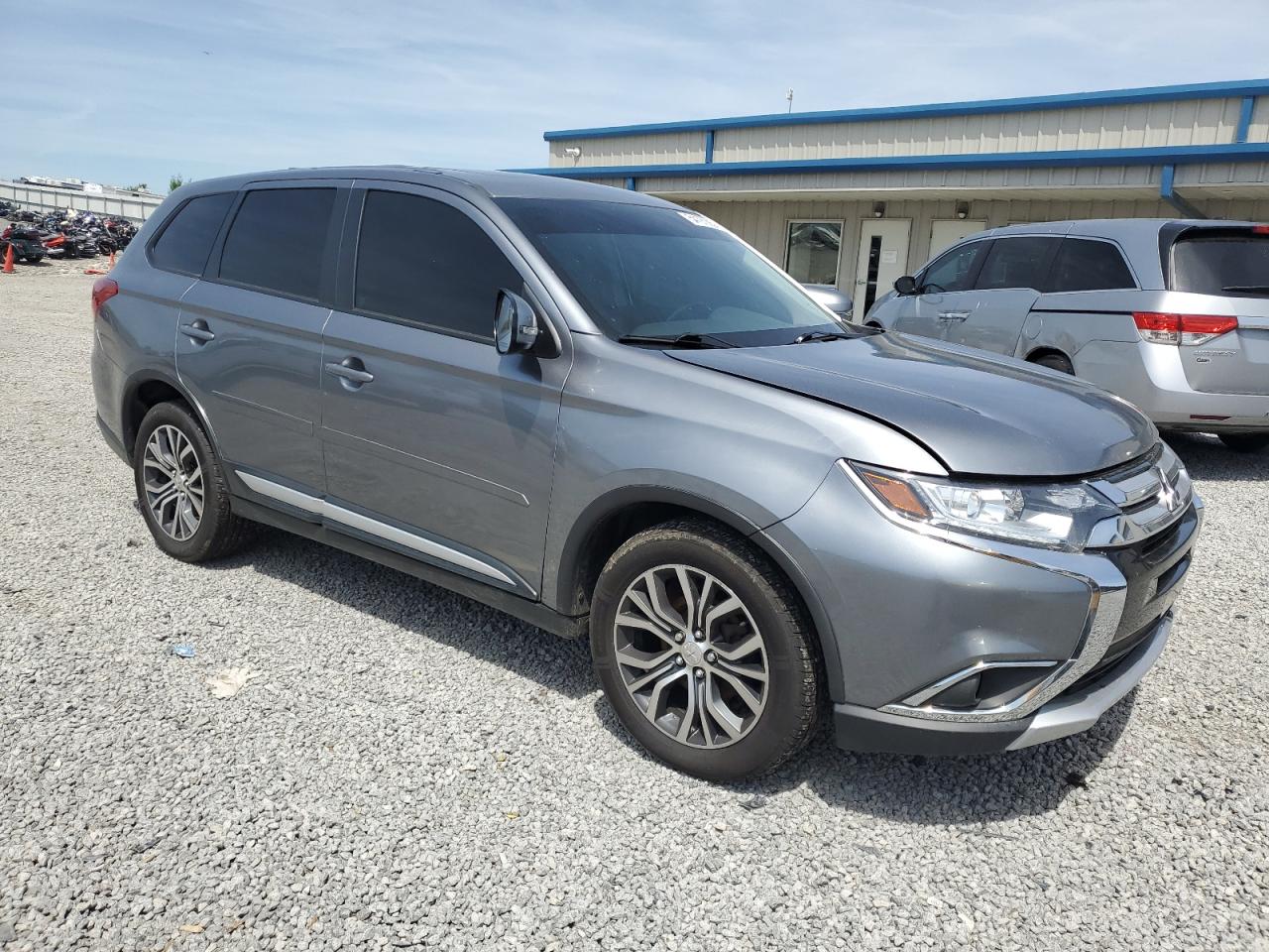 2017 Mitsubishi Outlander Se Silver vin: JA4AZ3A39HZ063202