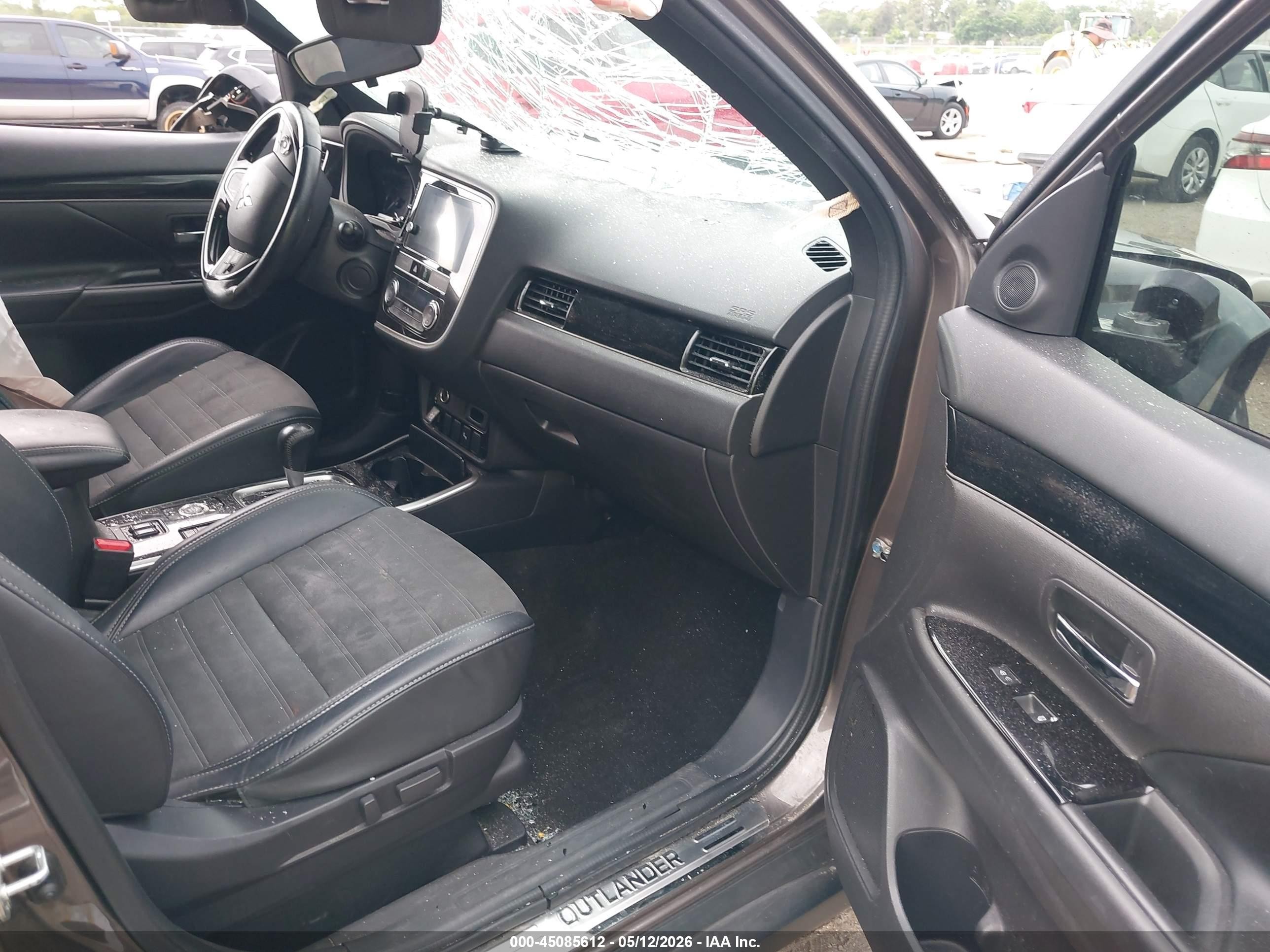 2019 Mitsubishi Outlander Le Серый vin: JA4AZ3A39KZ052353