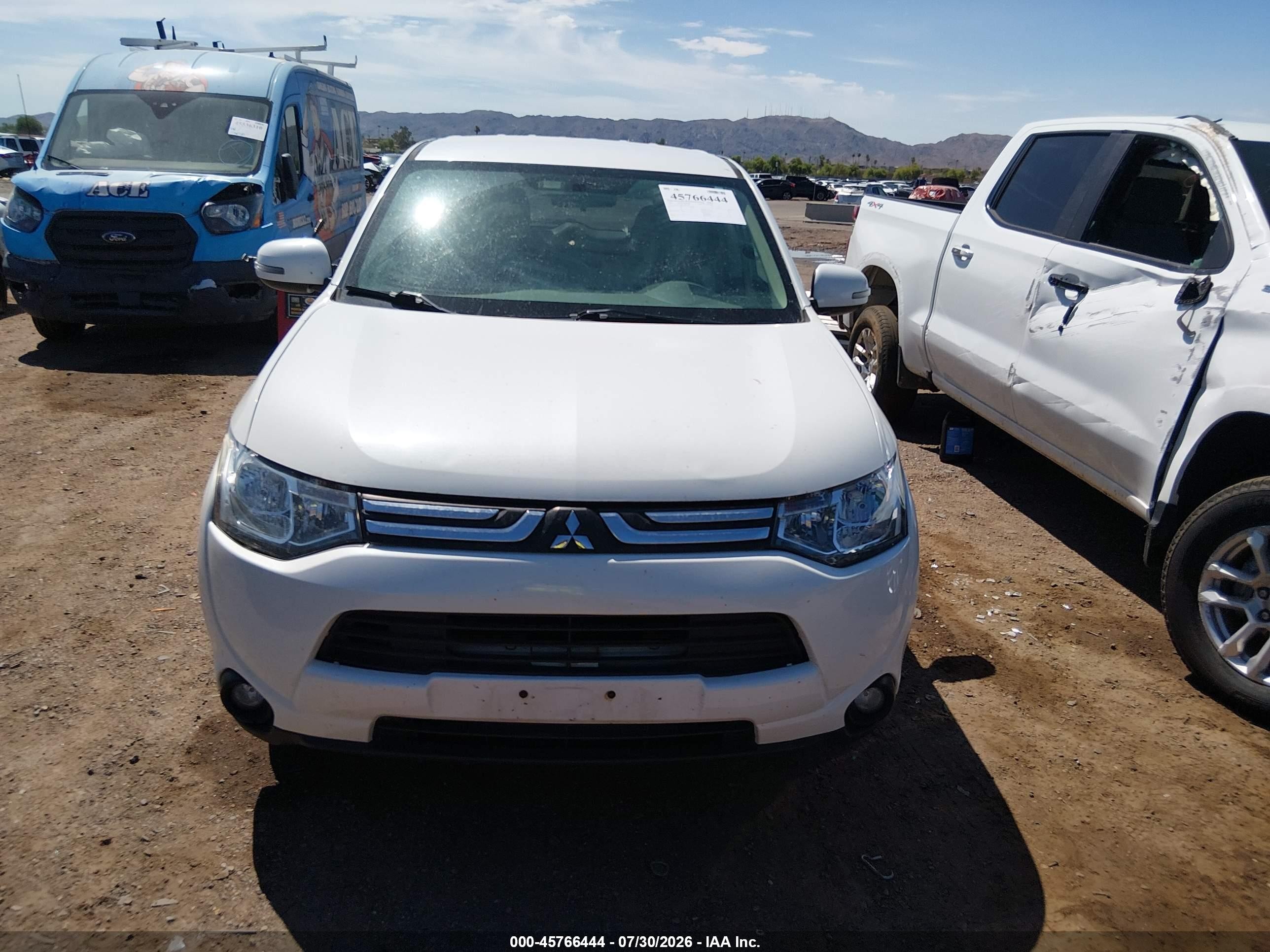 2014 Mitsubishi Outlander Se White vin: JA4AZ3A3XEZ002128