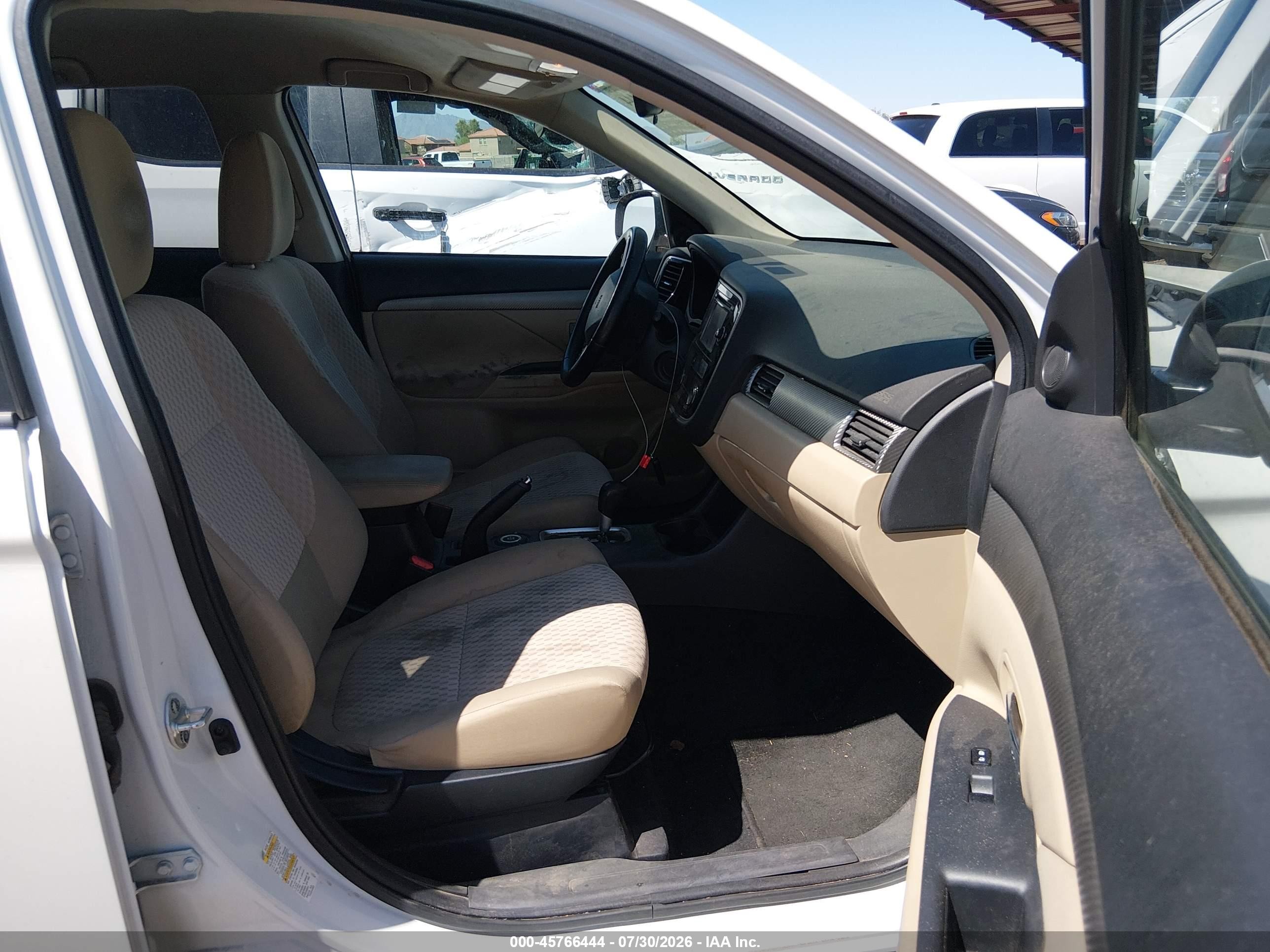 2014 Mitsubishi Outlander Se White vin: JA4AZ3A3XEZ002128
