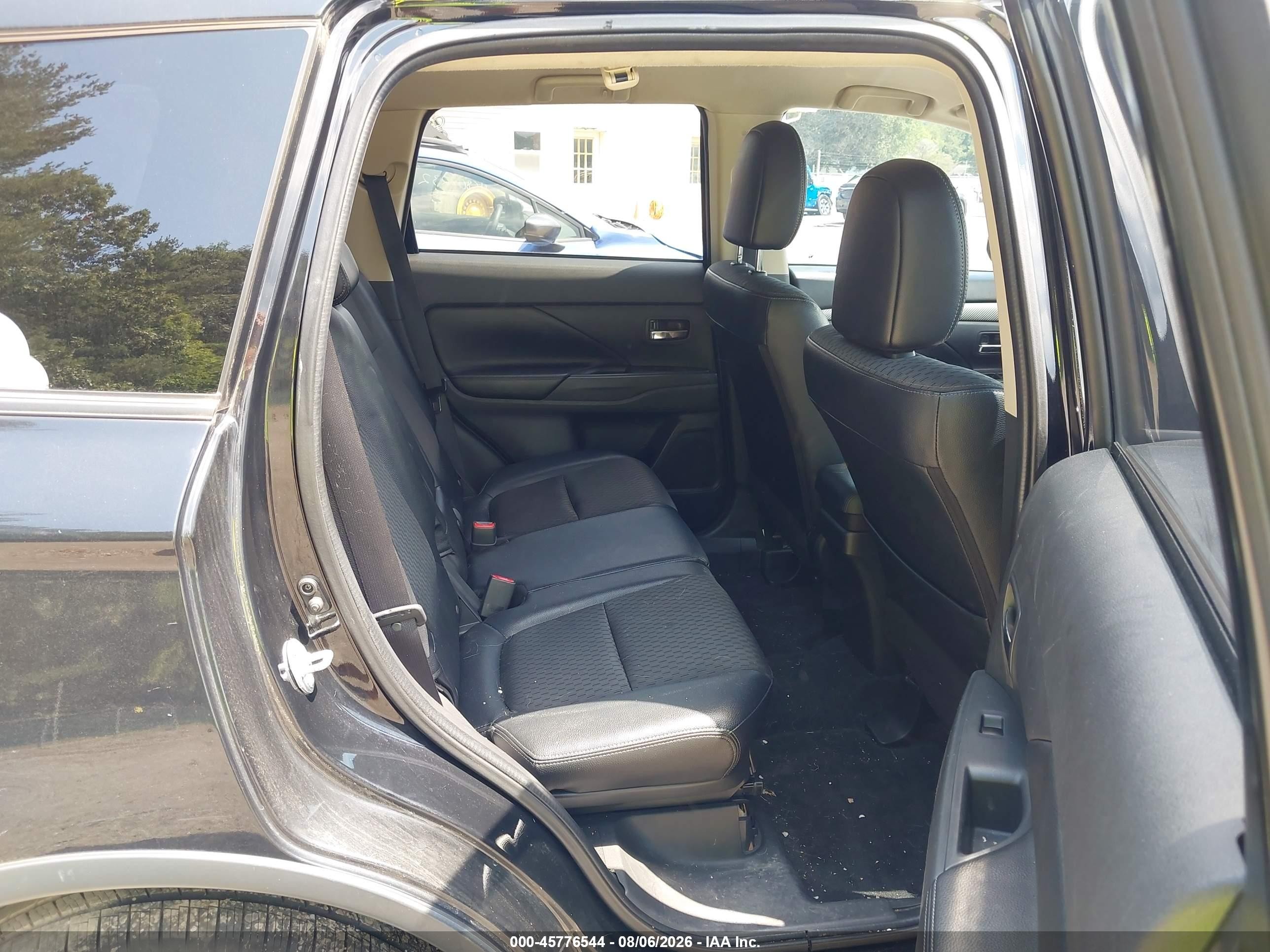2015 Mitsubishi Outlander Se Black vin: JA4AZ3A3XFZ012059
