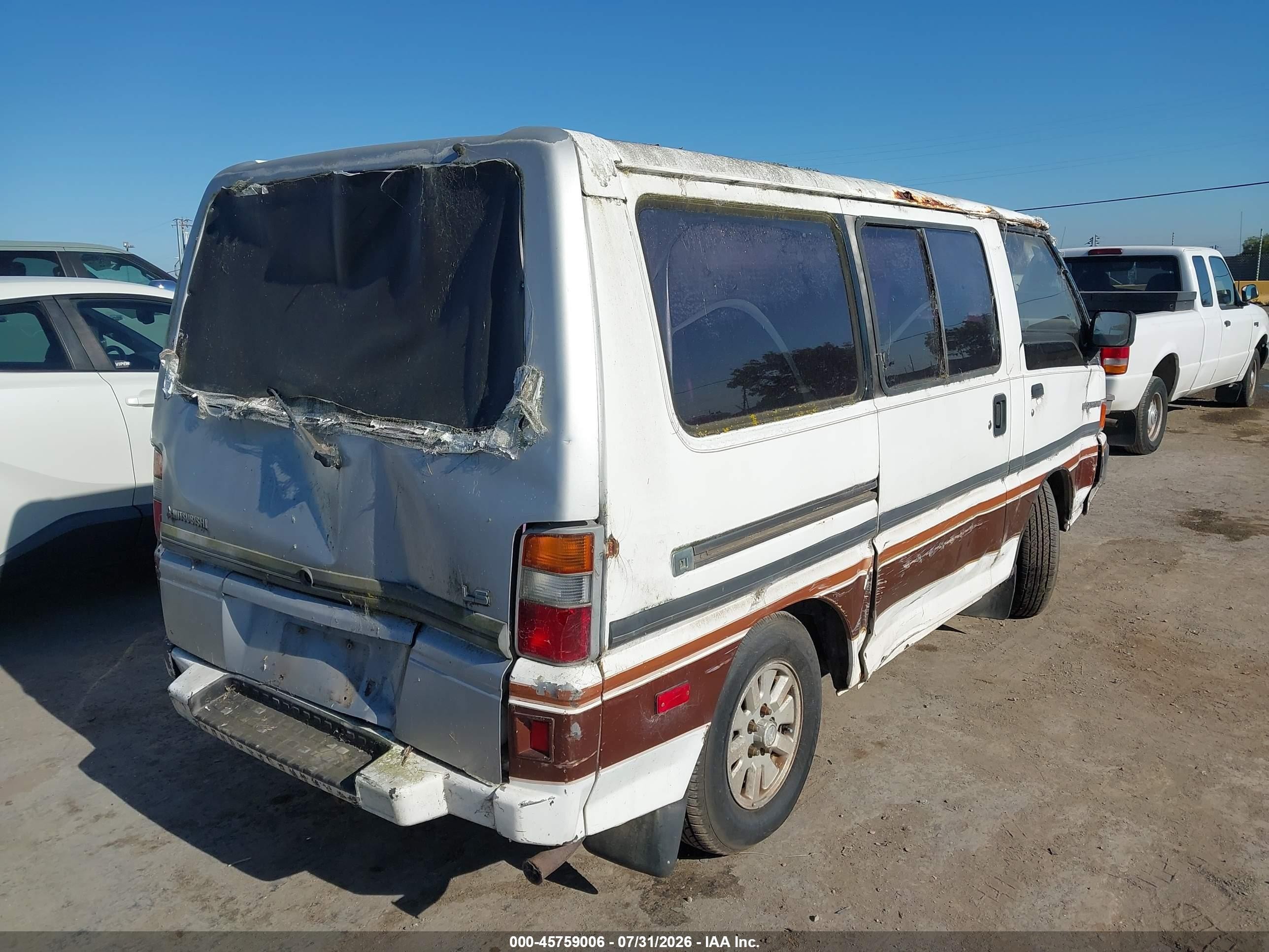 1990 Mitsubishi Wagon Ls White vin: JA4FN54W4LA000700
