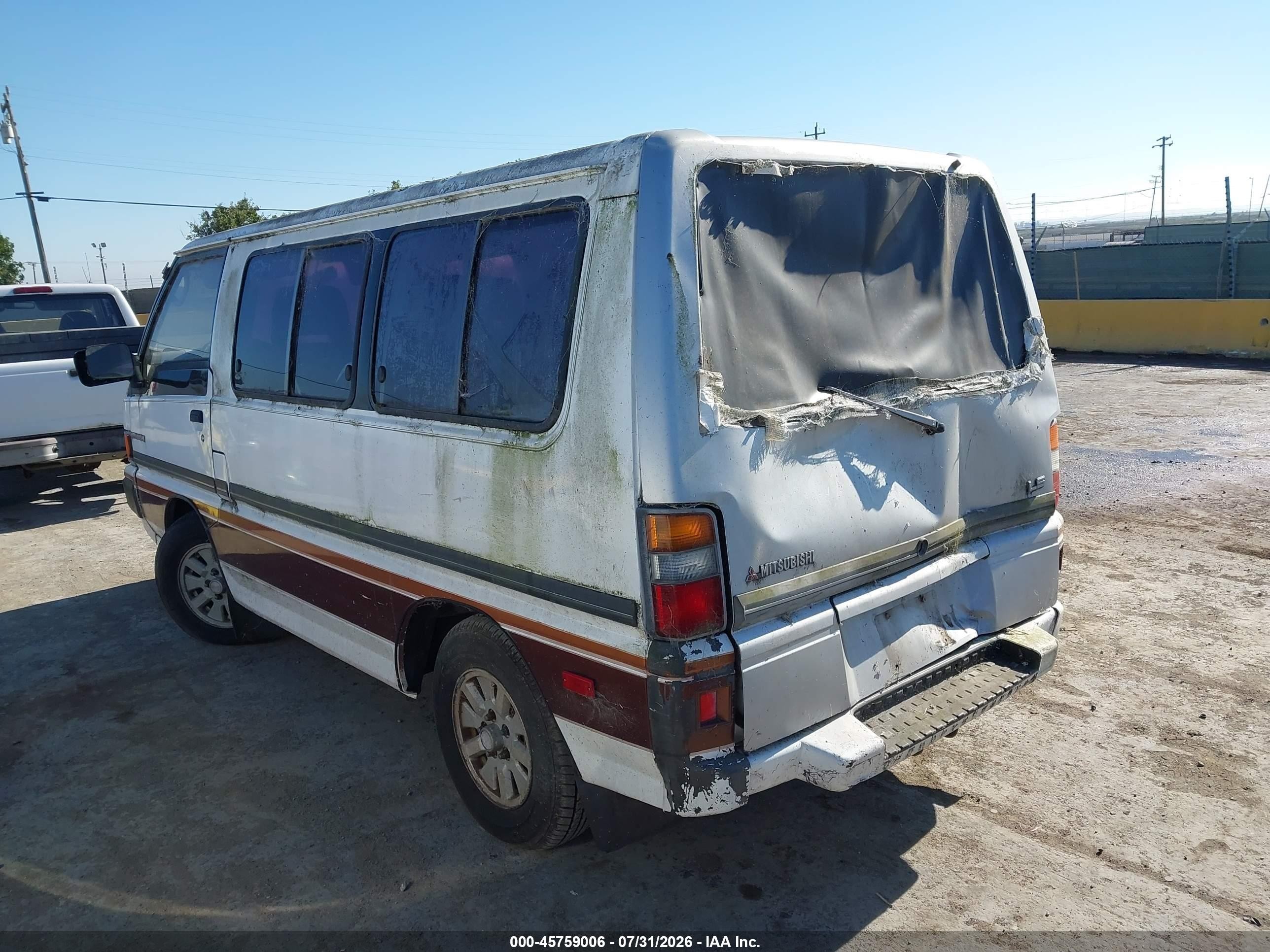 1990 Mitsubishi Wagon Ls White vin: JA4FN54W4LA000700