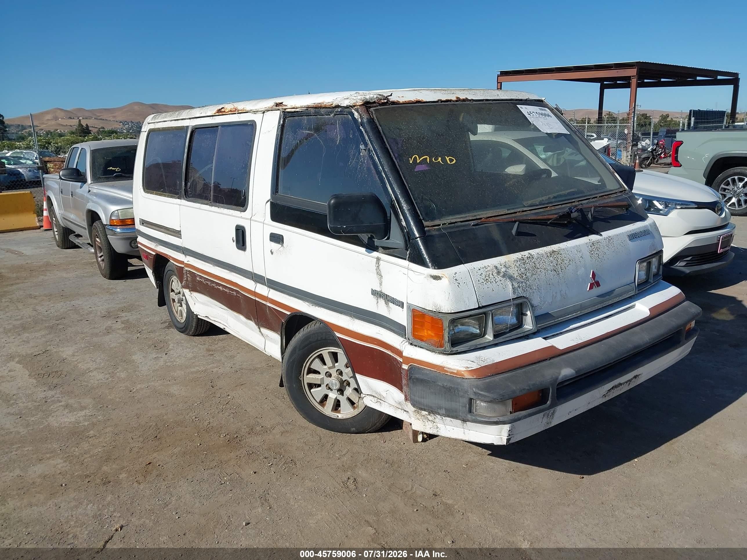 1990 Mitsubishi Wagon Ls White vin: JA4FN54W4LA000700
