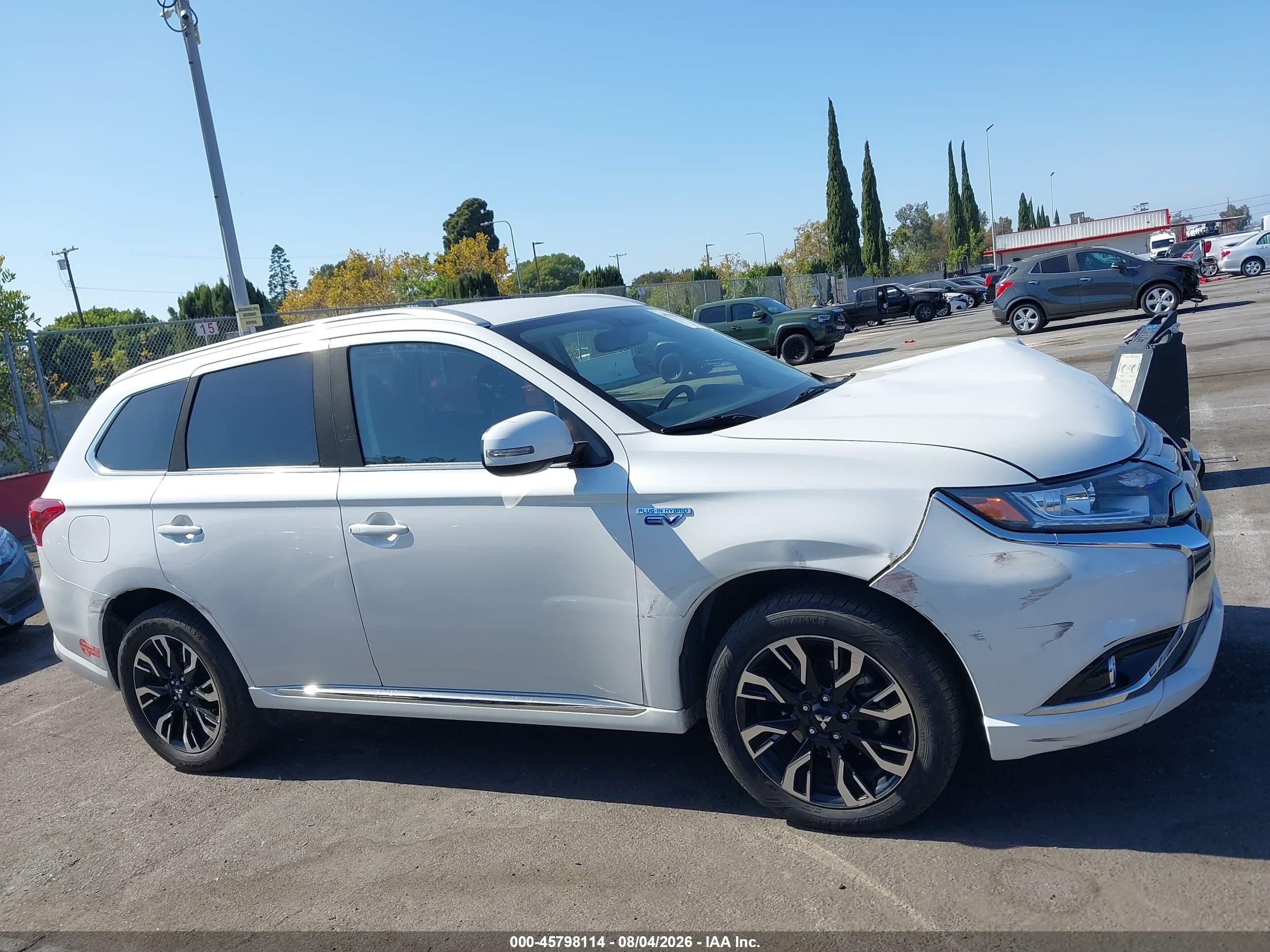 2018 Mitsubishi Outlander Phev Sel White vin: JA4J24A57JZ047145