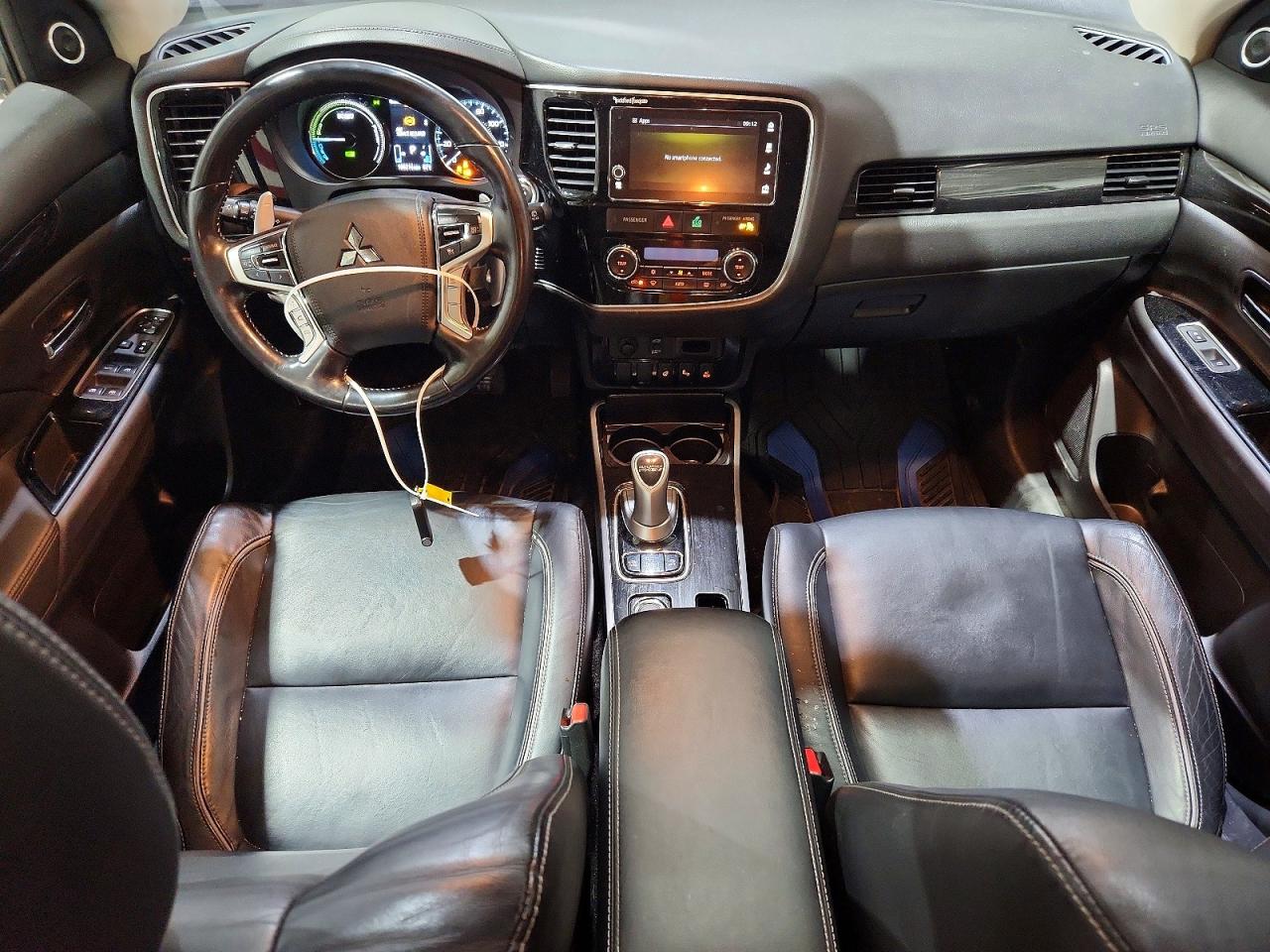 2018 Mitsubishi Outlander Se White vin: JA4J24A59JZ032114