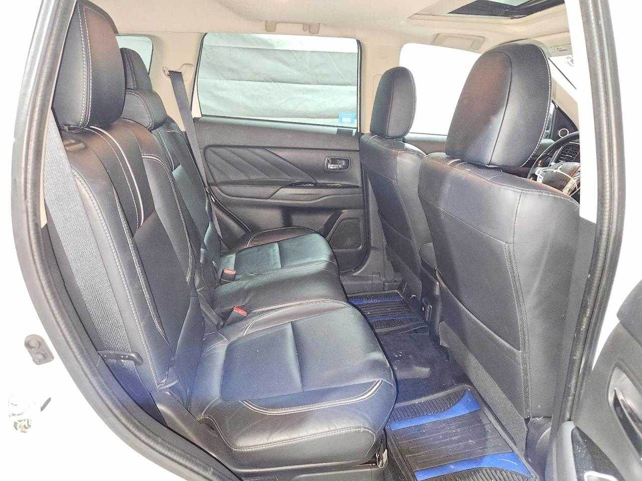 2018 Mitsubishi Outlander Se White vin: JA4J24A59JZ032114