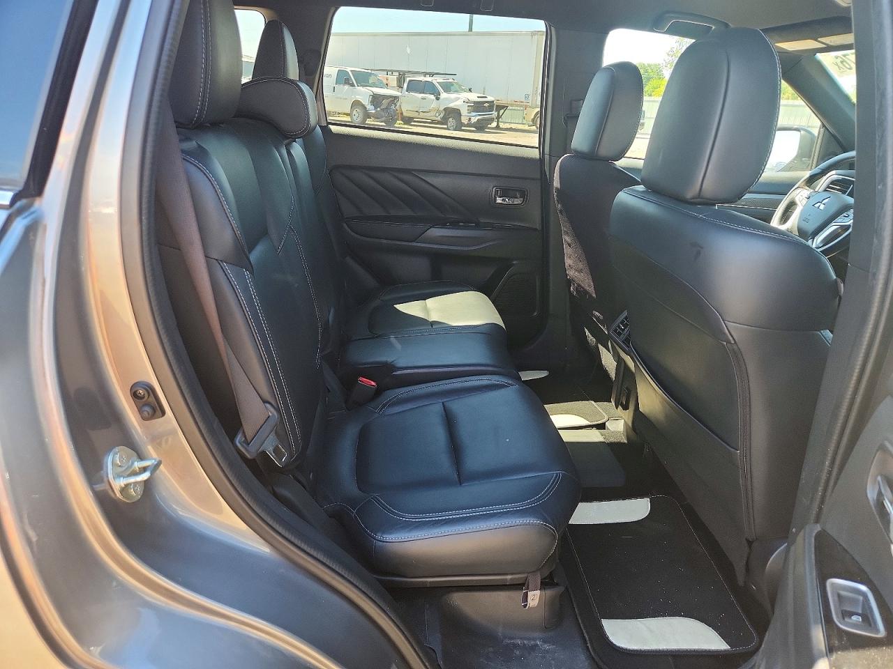 2022 Mitsubishi Outlander Sel Silver vin: JA4J2VA71NZ064634