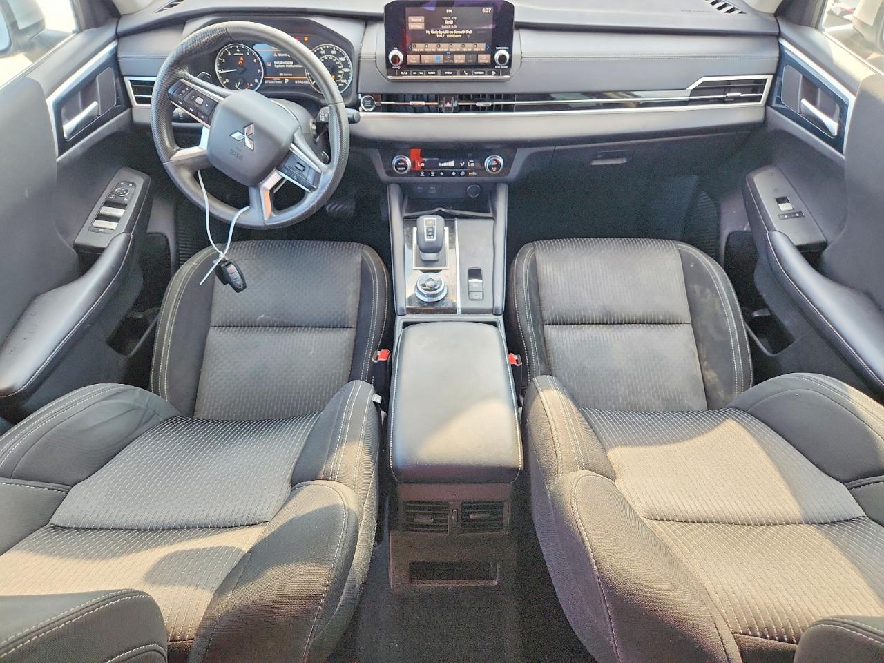 2022 Mitsubishi Outlander Es Silver vin: JA4J3TA87NZ015366
