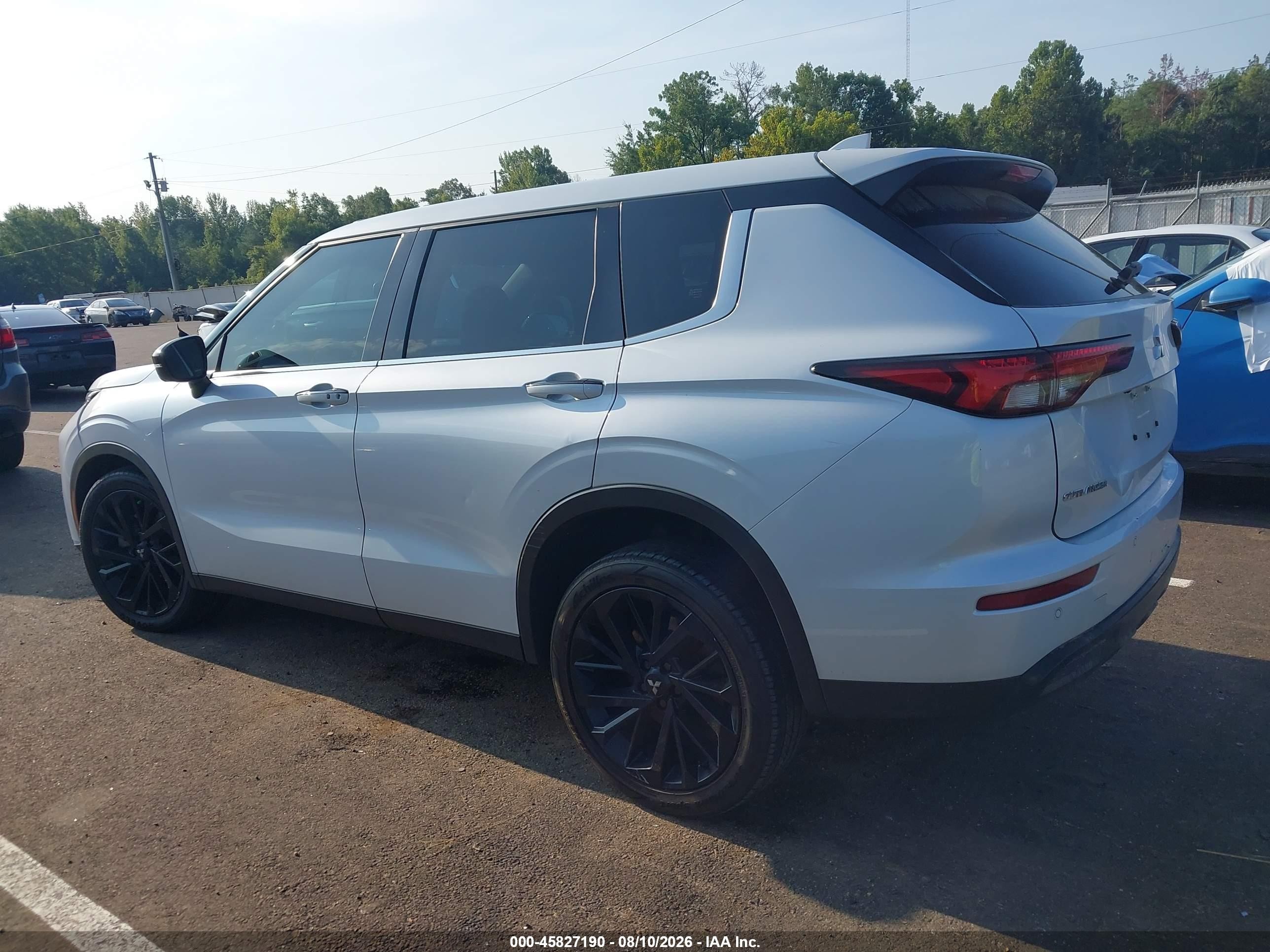 2023 Mitsubishi Outlander Se 2.5 2wd/se Black Edition 2wd/se Special Edition 2wd White vin: JA4J3UA85PZ050139