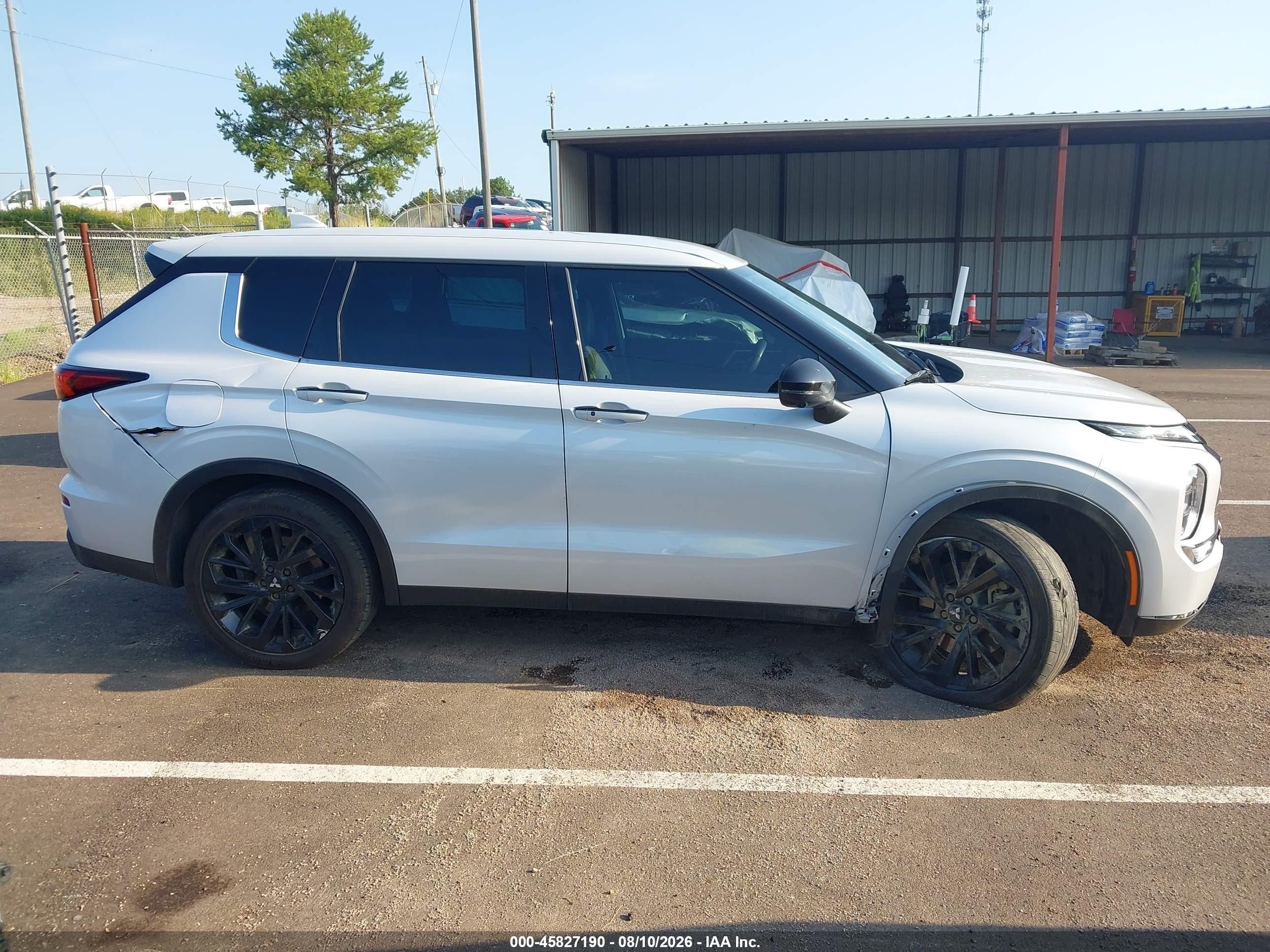 2023 Mitsubishi Outlander Se 2.5 2wd/se Black Edition 2wd/se Special Edition 2wd White vin: JA4J3UA85PZ050139