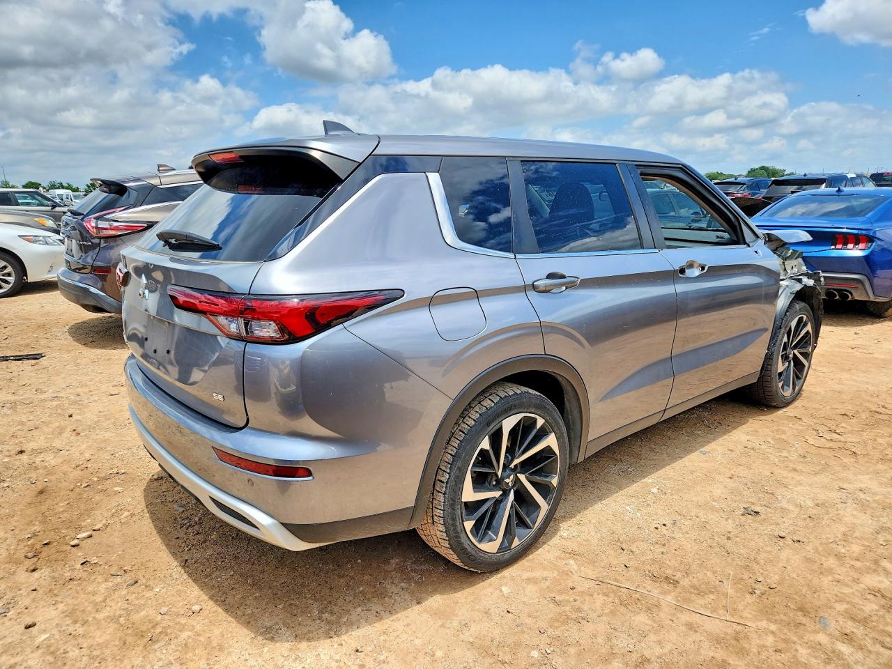 2023 Mitsubishi Outlander Se Серебряный vin: JA4J3UA85PZ057396