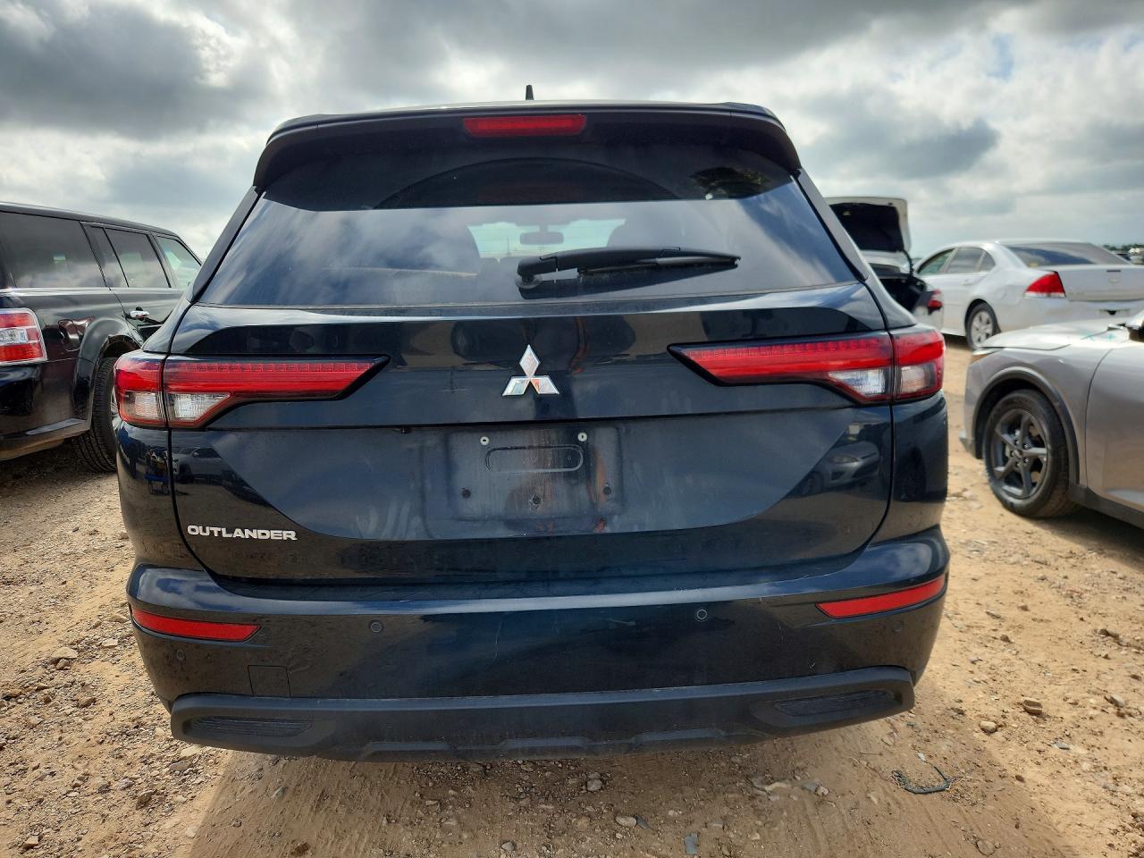 2024 Mitsubishi Outlander Es Black vin: JA4J3UA86RZ073867