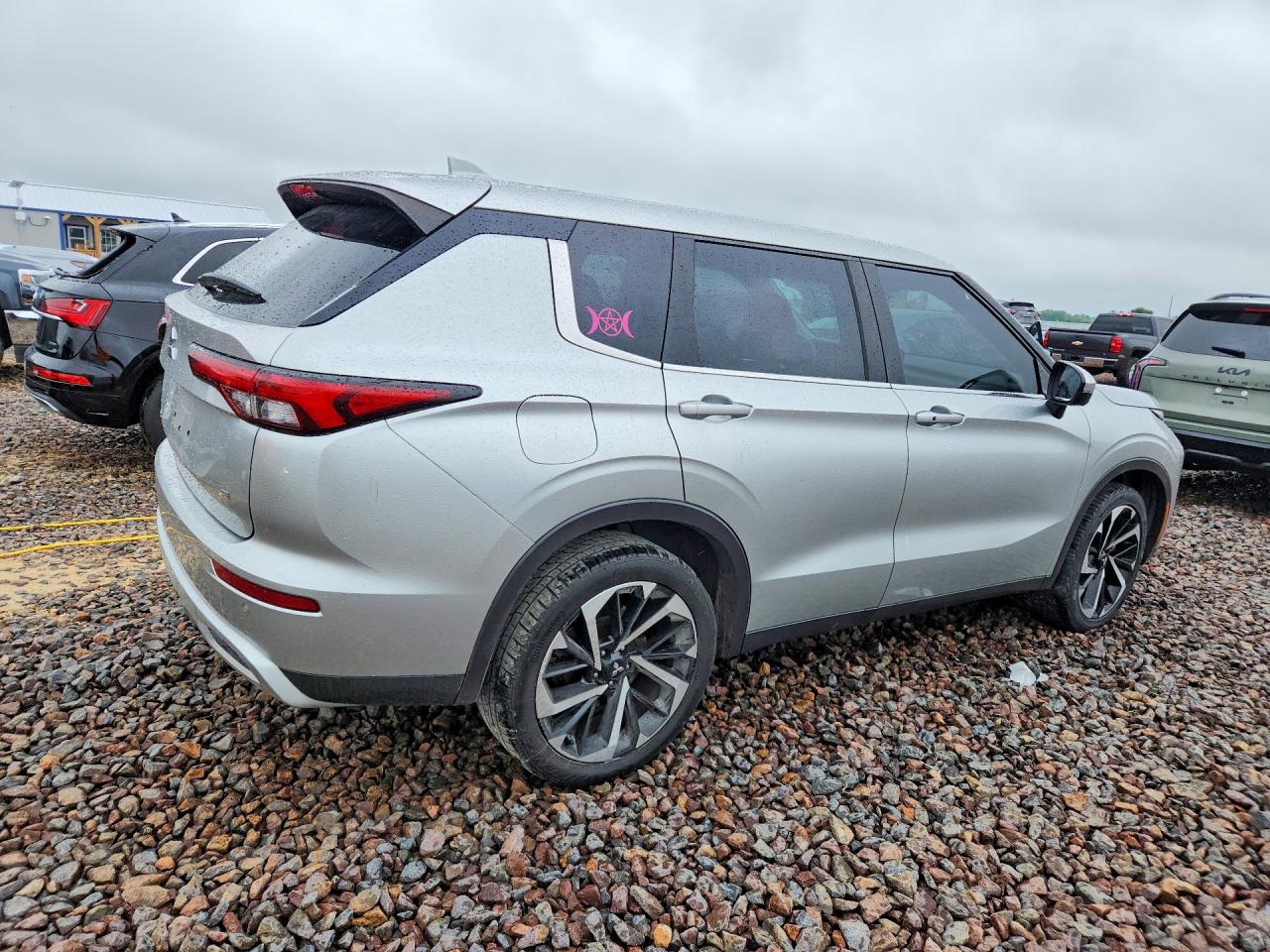 2023 Mitsubishi Outlander Se Silver vin: JA4J3UA87PZ033102