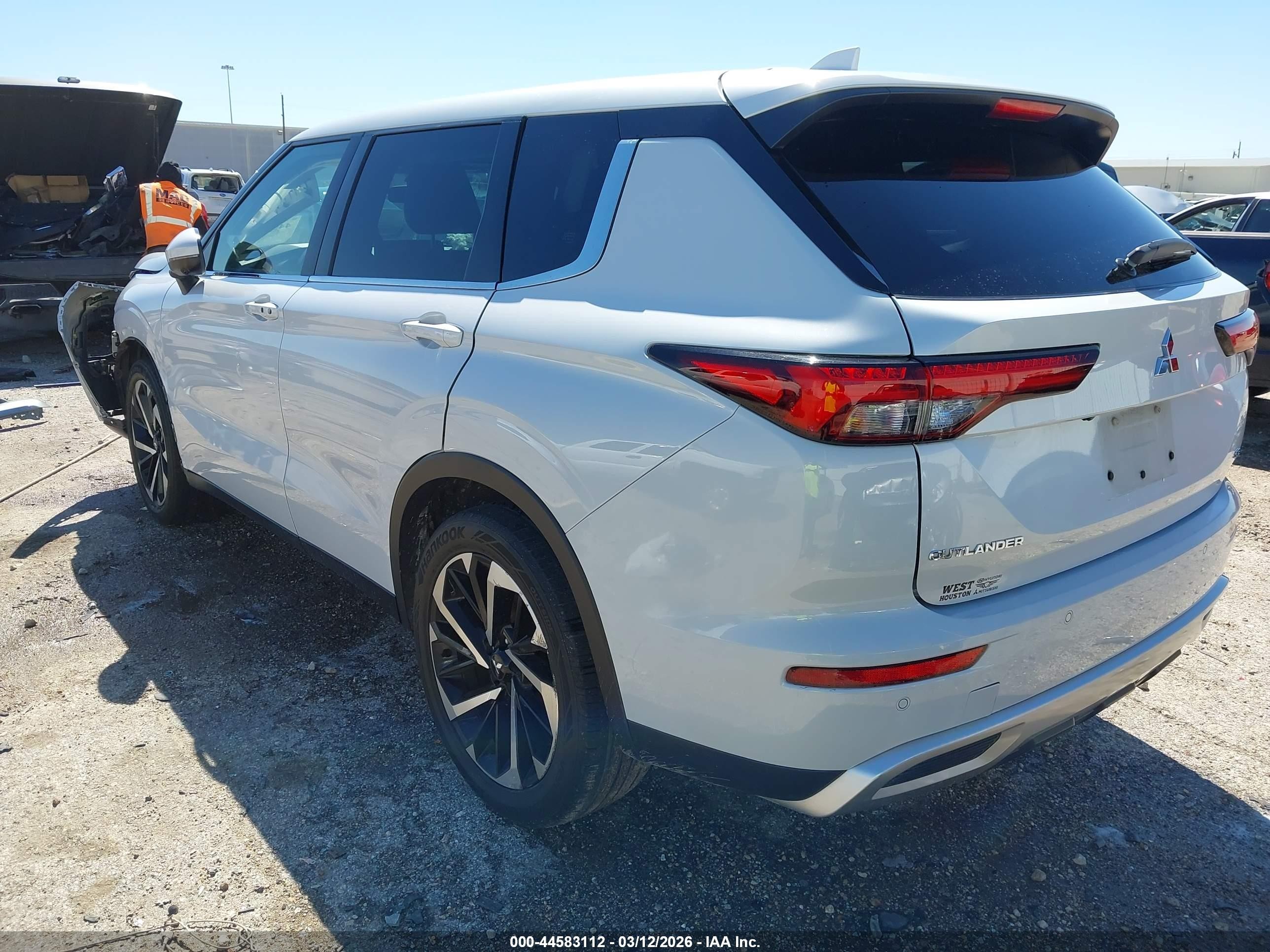 2023 Mitsubishi Outlander Se 2.5 2wd/se Black Edition 2wd/se Special Edition 2wd Белый vin: JA4J3UA89PZ018732