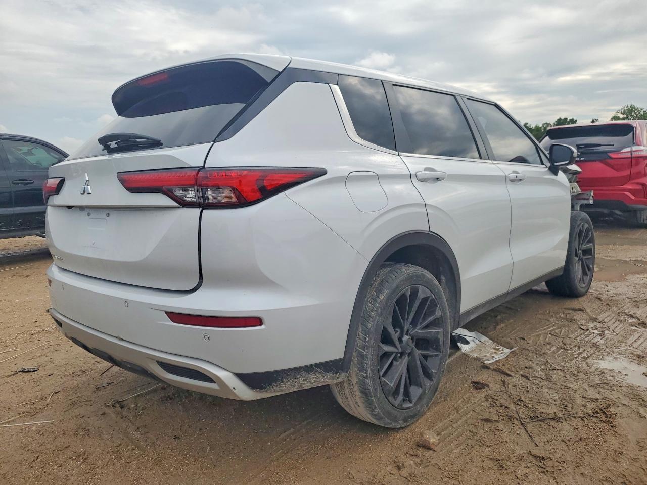 2024 Mitsubishi Outlander Se White vin: JA4J3VA80RZ004680