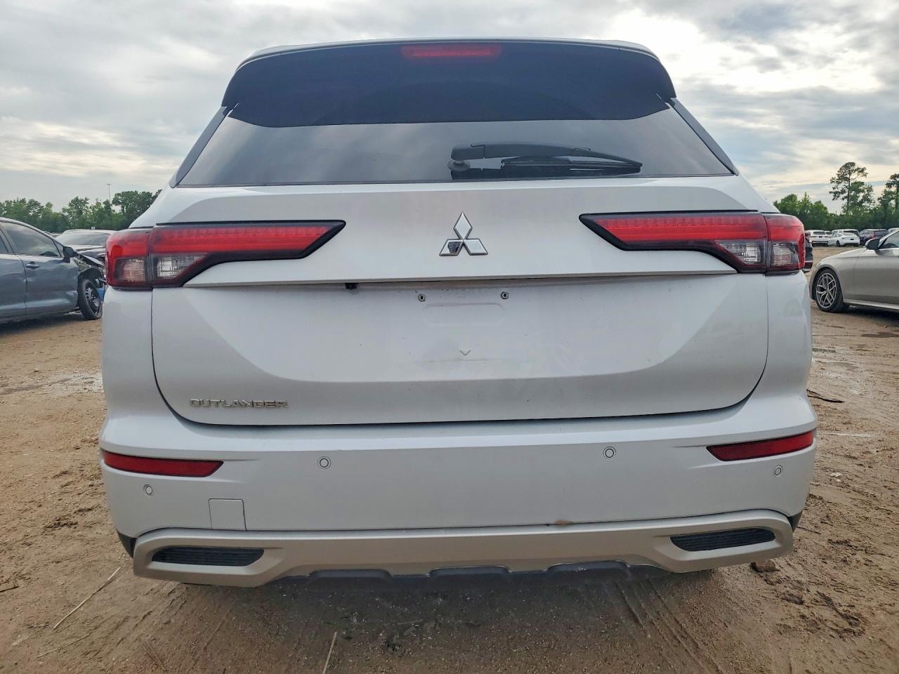 2024 Mitsubishi Outlander Se White vin: JA4J3VA80RZ004680