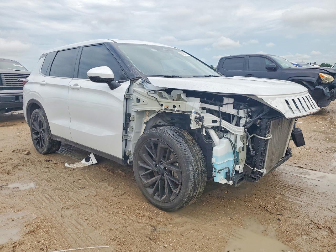 2024 Mitsubishi Outlander Se White vin: JA4J3VA80RZ004680