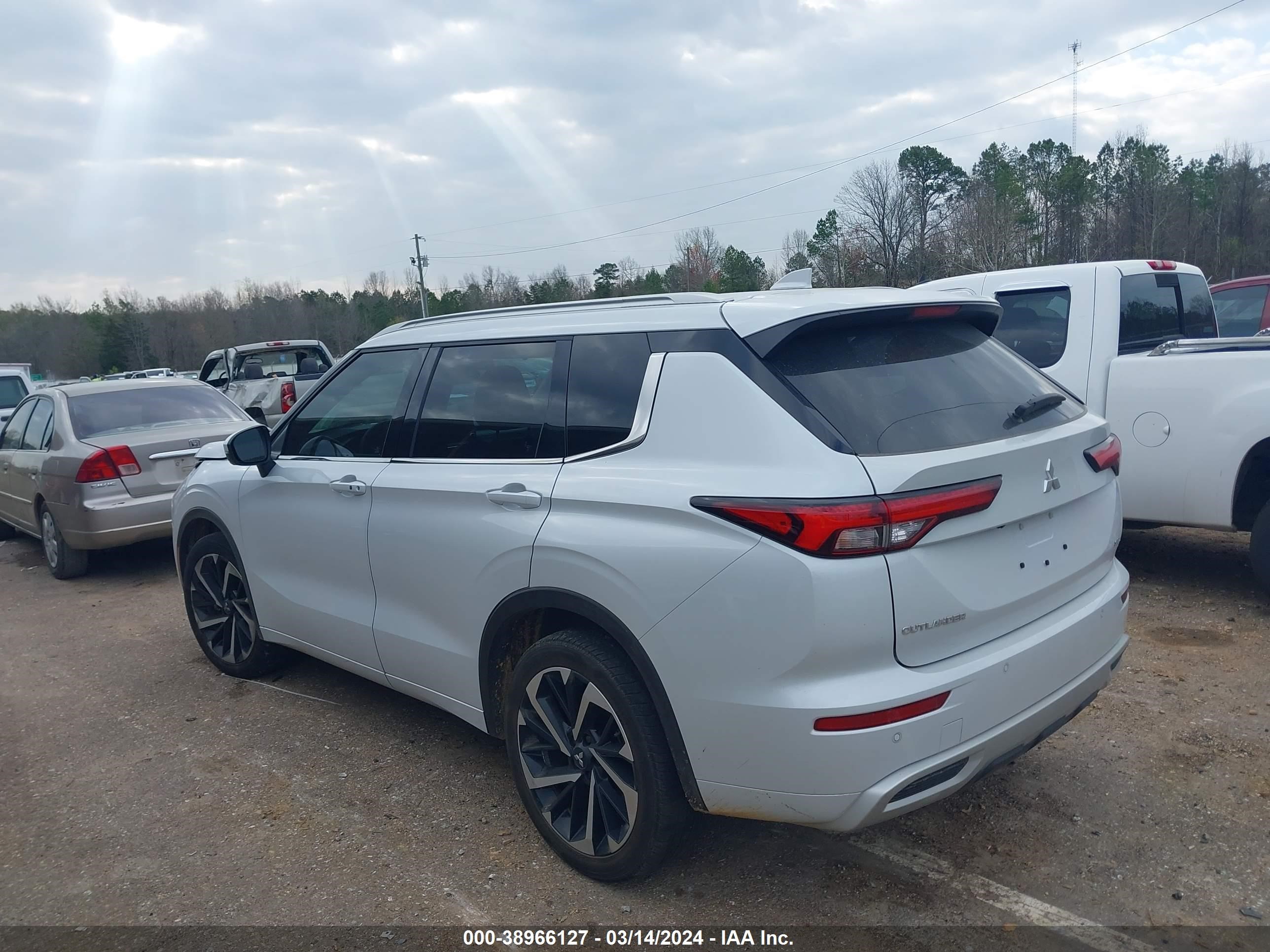 2023 Mitsubishi Outlander Sel 2.5 2wd White vin: JA4J3VA81PZ033148