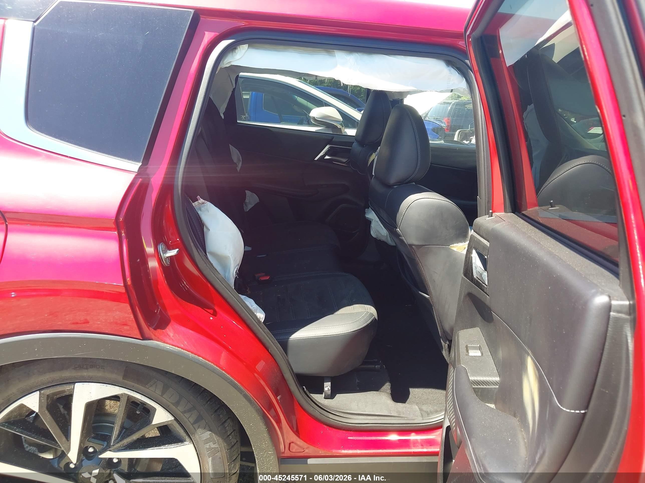 2024 Mitsubishi Outlander Se 2.5 2wd/se Black Edition S-awc/se Black Edition W/pano Roof S-awc Red vin: JA4J3VA85RZ042020