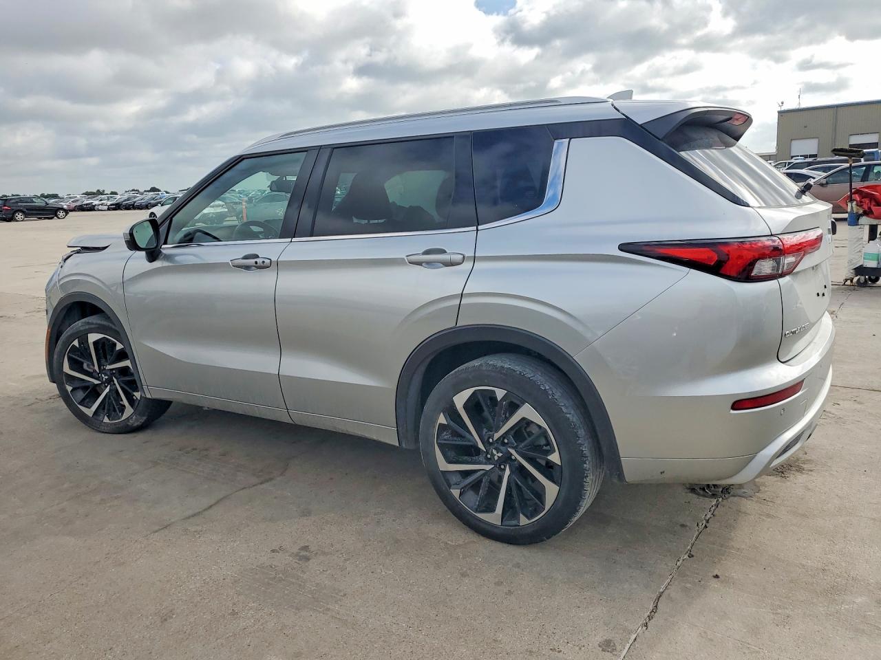 2022 Mitsubishi Outlander Sel Серебряный vin: JA4J3VA86NZ092774