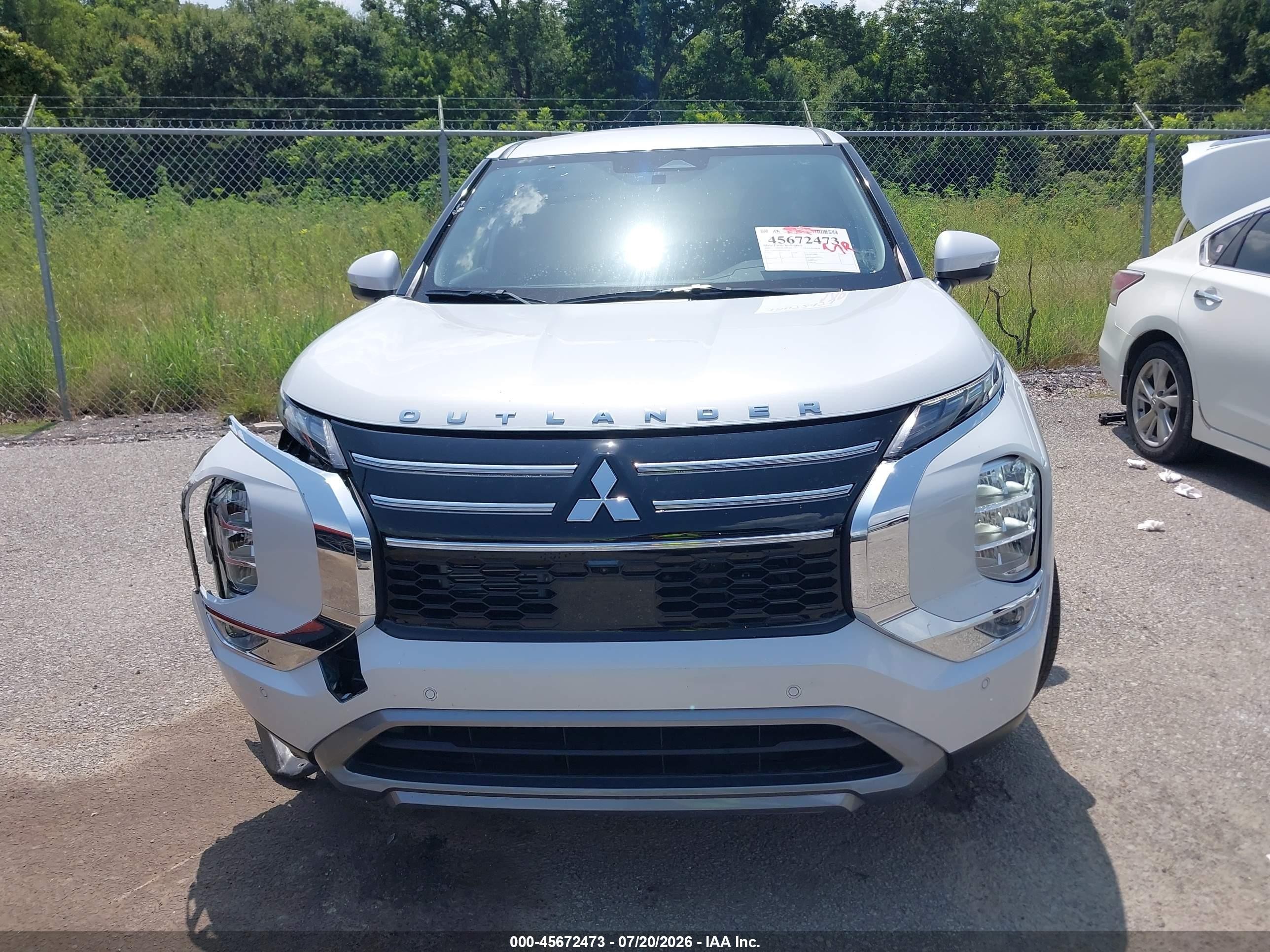 2026 Mitsubishi Outlander Le 2.5 2wd/se 2.5 2wd White vin: JA4J3VAB6TZ011264