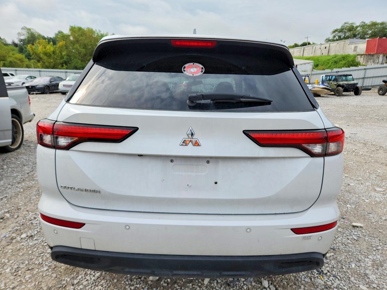 2022 Mitsubishi Outlander Es Белый vin: JA4J4TA81NZ018910
