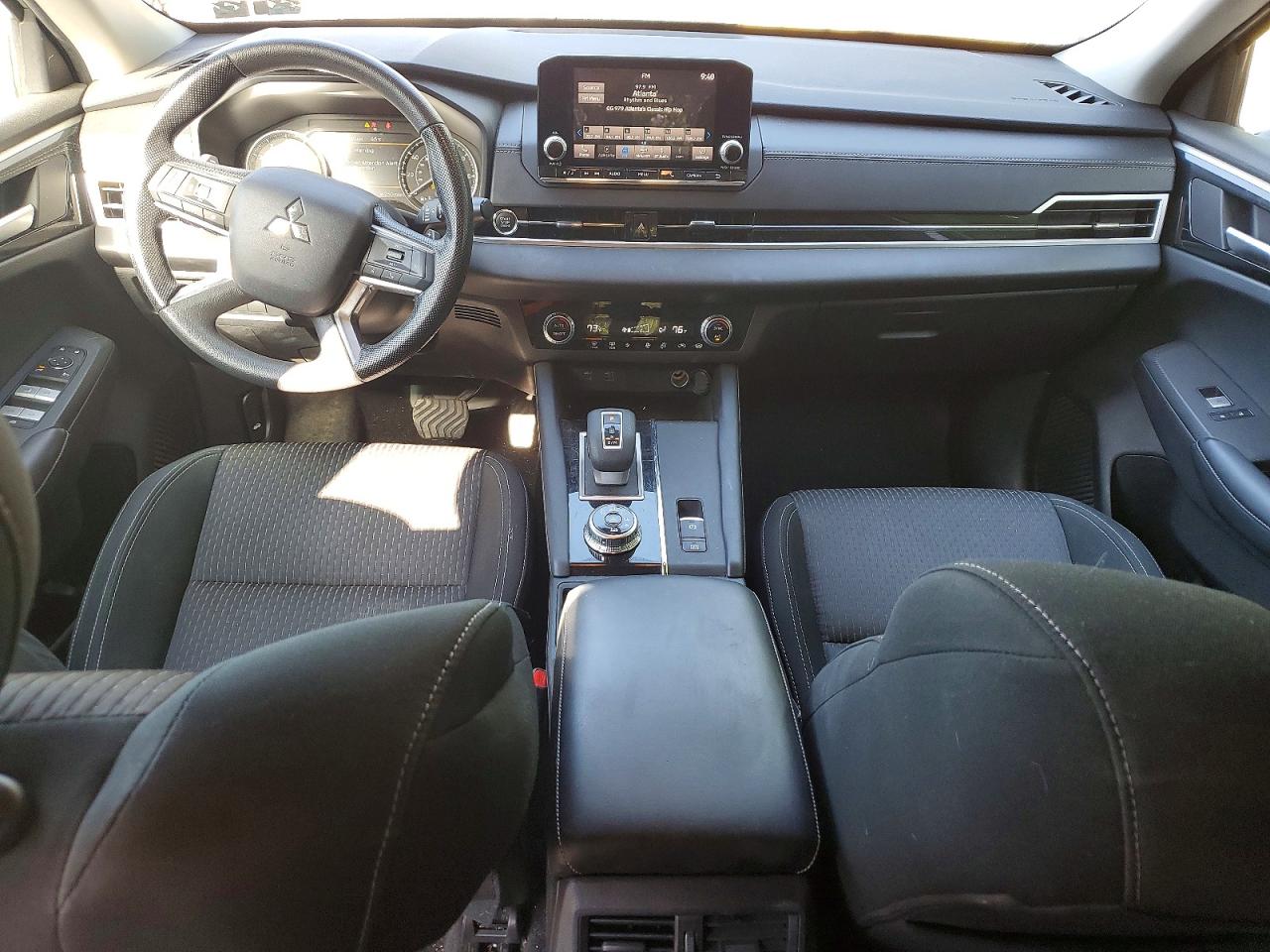 2022 Mitsubishi Outlander Es Silver vin: JA4J4TA82NZ033142