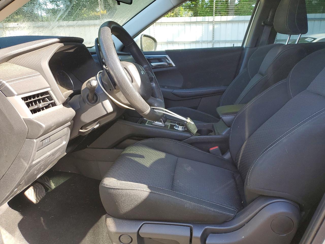 2022 Mitsubishi Outlander Es Silver vin: JA4J4TA82NZ033142