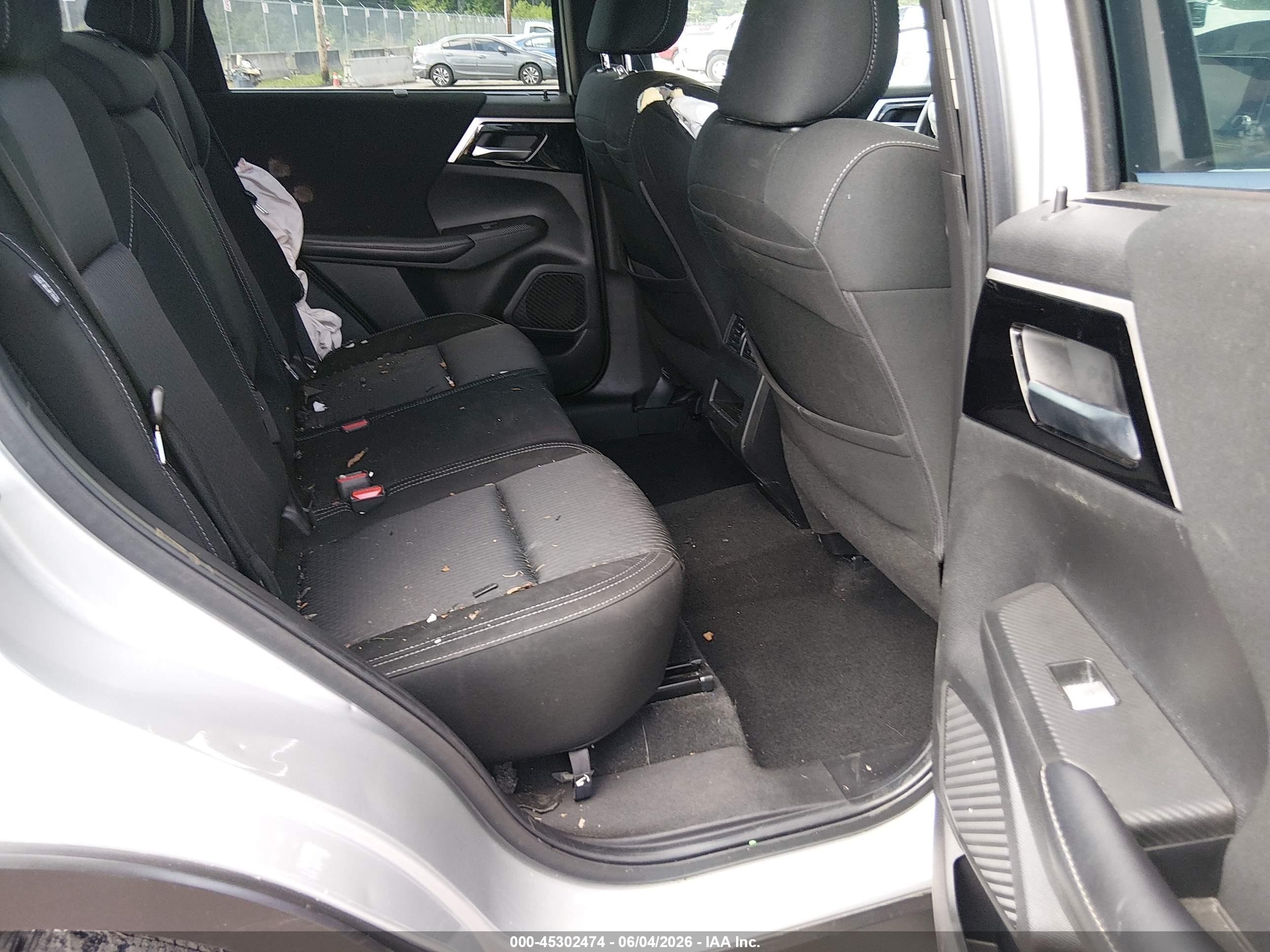 2022 Mitsubishi Outlander Es 2.5 S-awc Серебряный vin: JA4J4TA88NZ032478