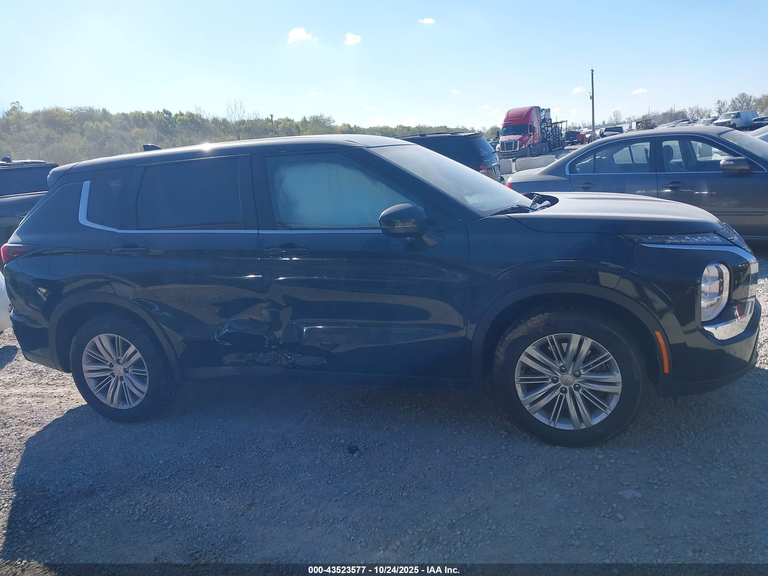 2022 Mitsubishi Outlander Es 2.5 S-awc Black vin: JA4J4TA8XNZ041716