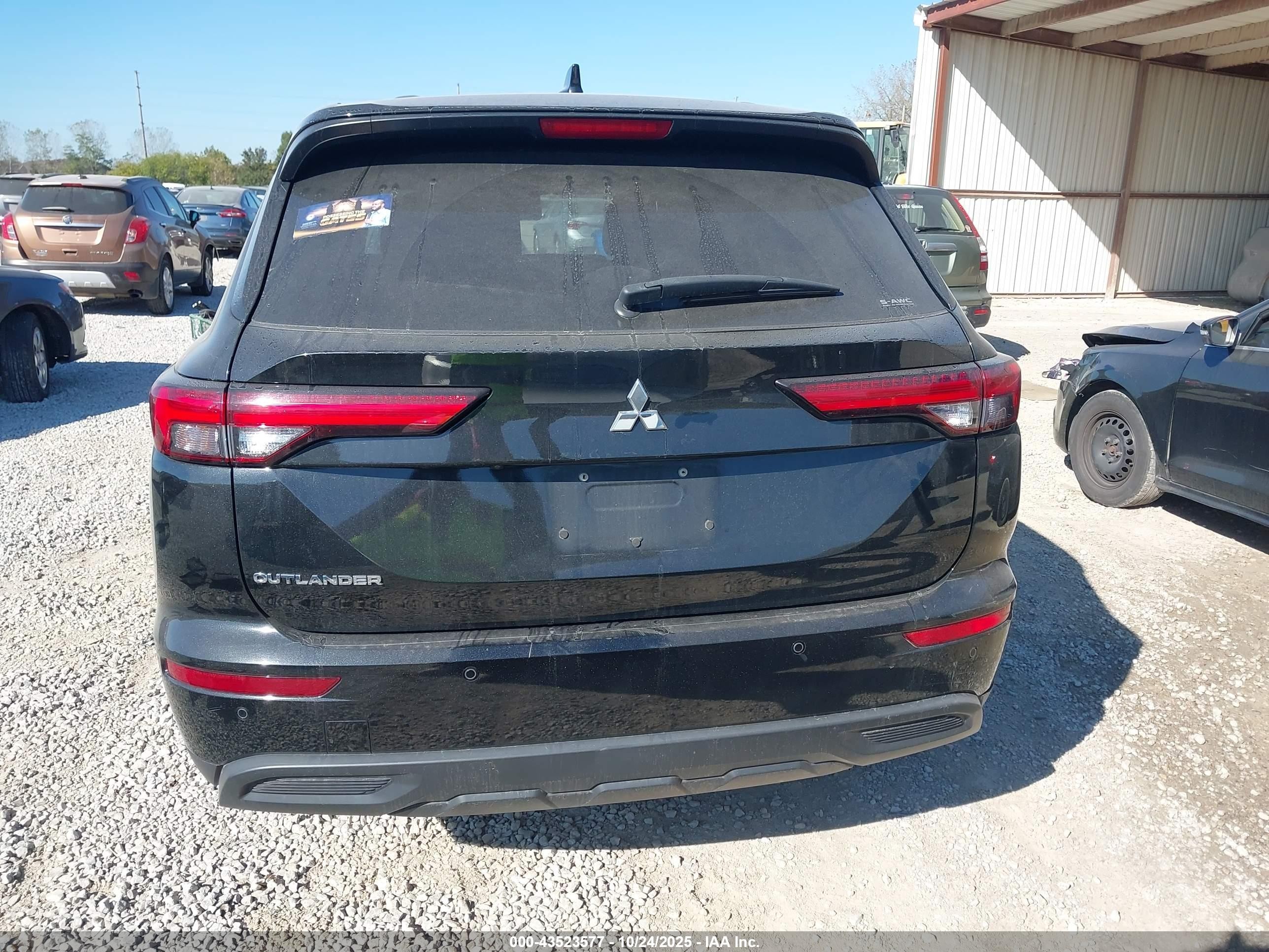 2022 Mitsubishi Outlander Es 2.5 S-awc Black vin: JA4J4TA8XNZ041716