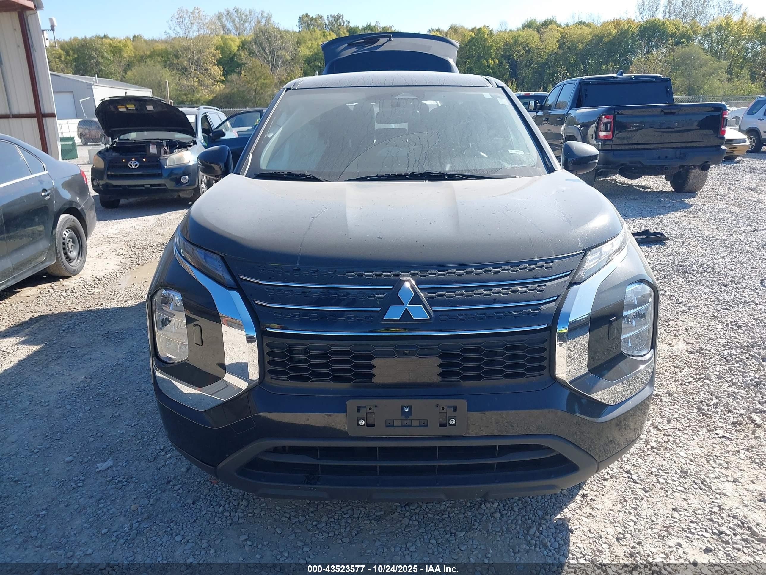 2022 Mitsubishi Outlander Es 2.5 S-awc Black vin: JA4J4TA8XNZ041716