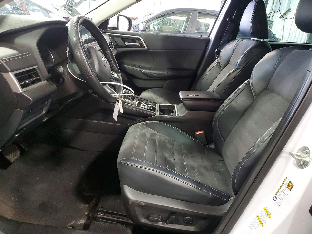 2023 Mitsubishi Outlander Se White vin: JA4J4UA86PZ013422