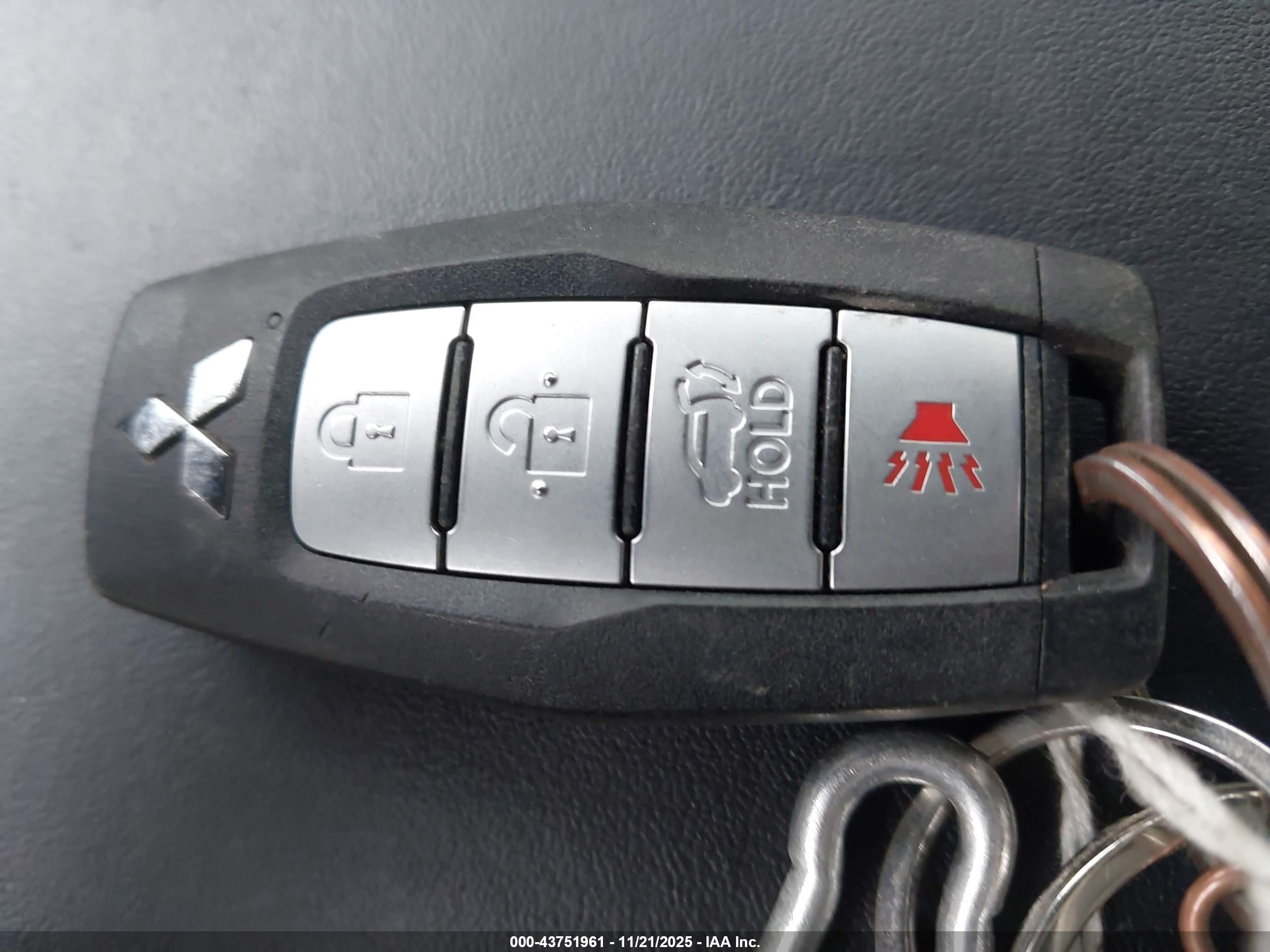 2022 Mitsubishi Outlander   Черный vin: JA4J4UA89NZ031703