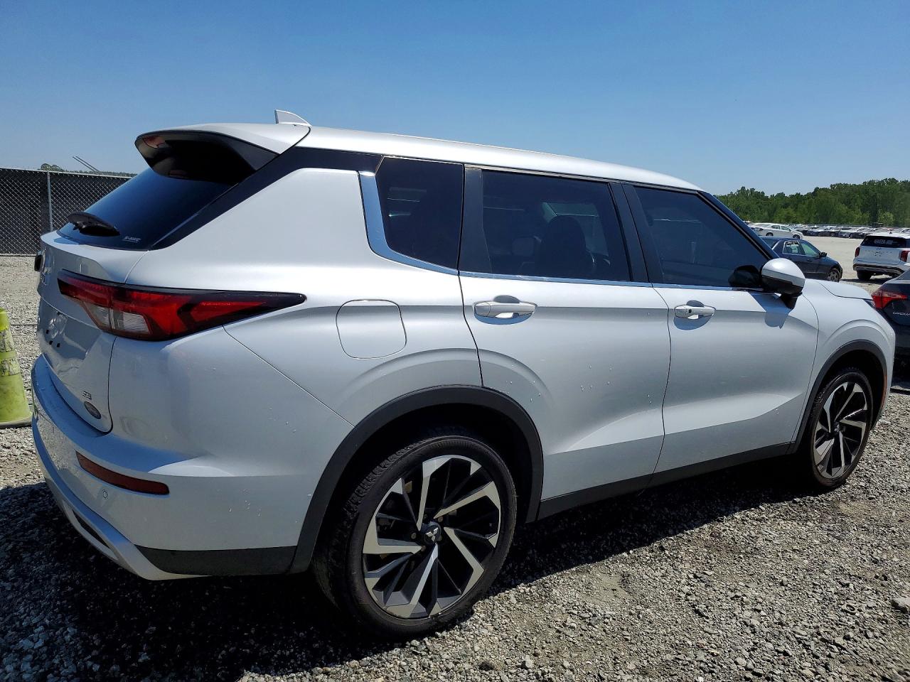 2023 Mitsubishi Outlander Se White vin: JA4J4UA89PZ039948