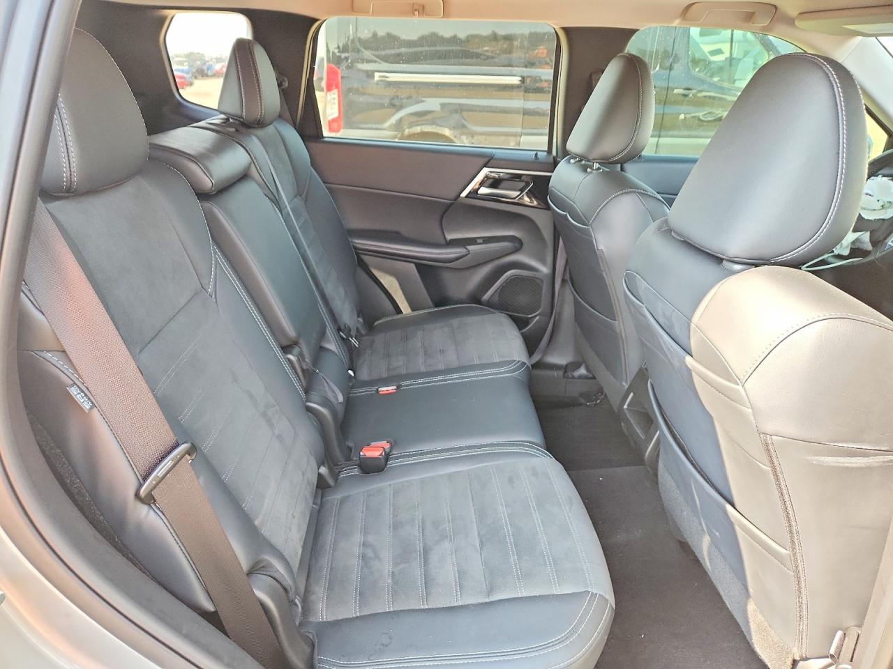 2024 Mitsubishi Outlander Se Silver vin: JA4J4VA82RZ056325