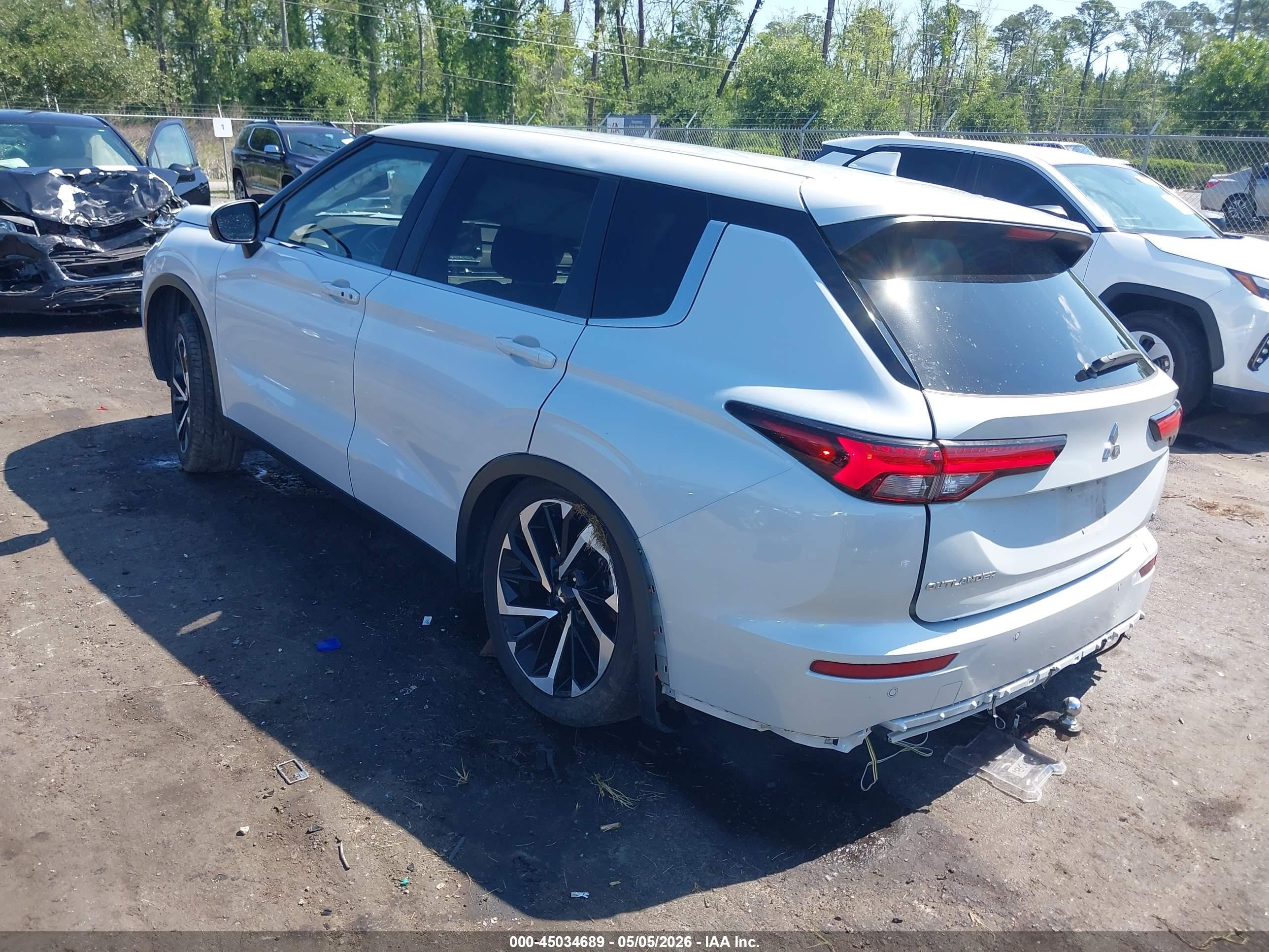 2024 Mitsubishi Outlander Se 2.5 S-awc/se Black Edition S-awc/se Black Edition W/pano Roof S-awc/se Ralliart S-awc Белый vin: JA4J4VA8XRZ031981