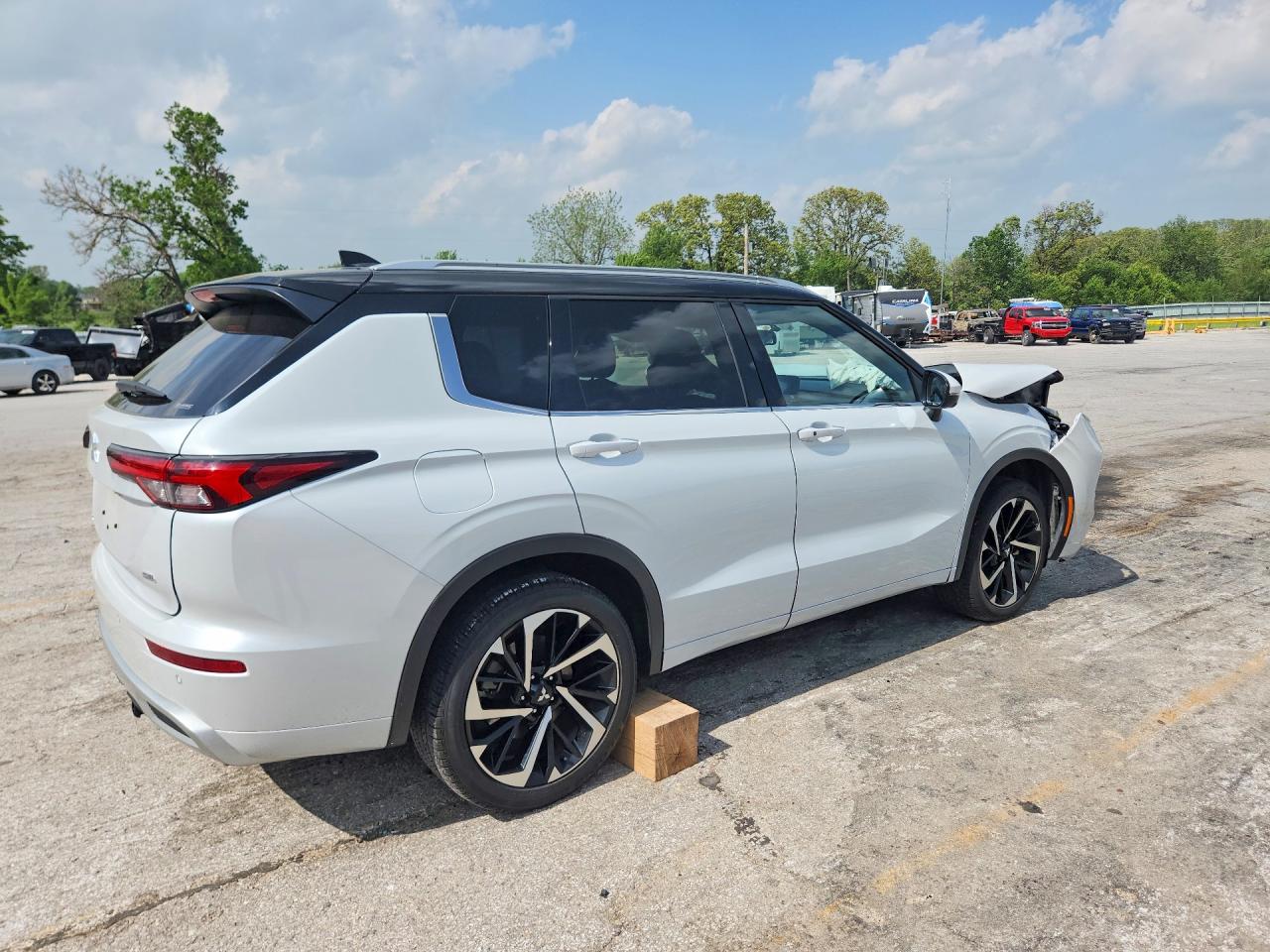 2024 Mitsubishi Outlander Sel White vin: JA4J4WA88RZ024792