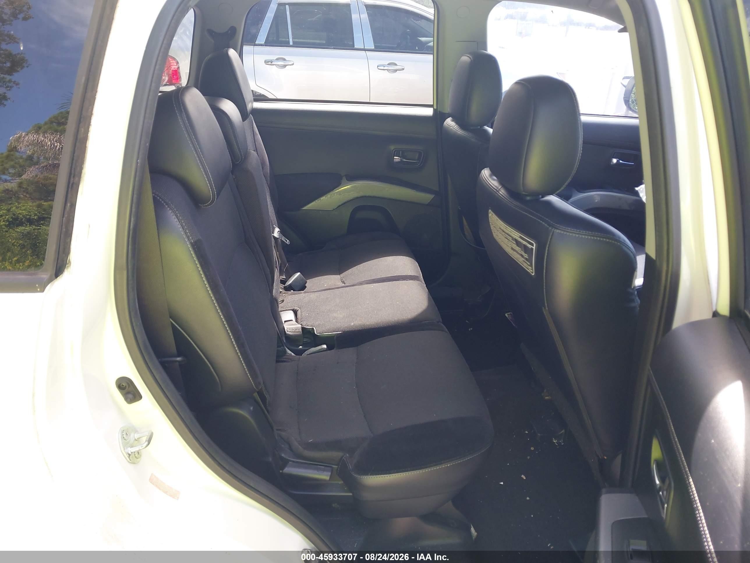 2010 Mitsubishi Outlander Xls White vin: JA4JS4AX5AZ017093