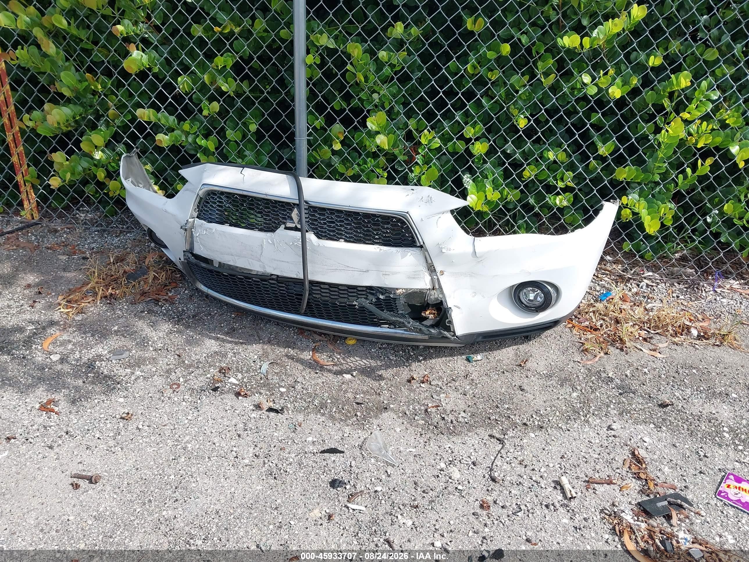 2010 Mitsubishi Outlander Xls White vin: JA4JS4AX5AZ017093
