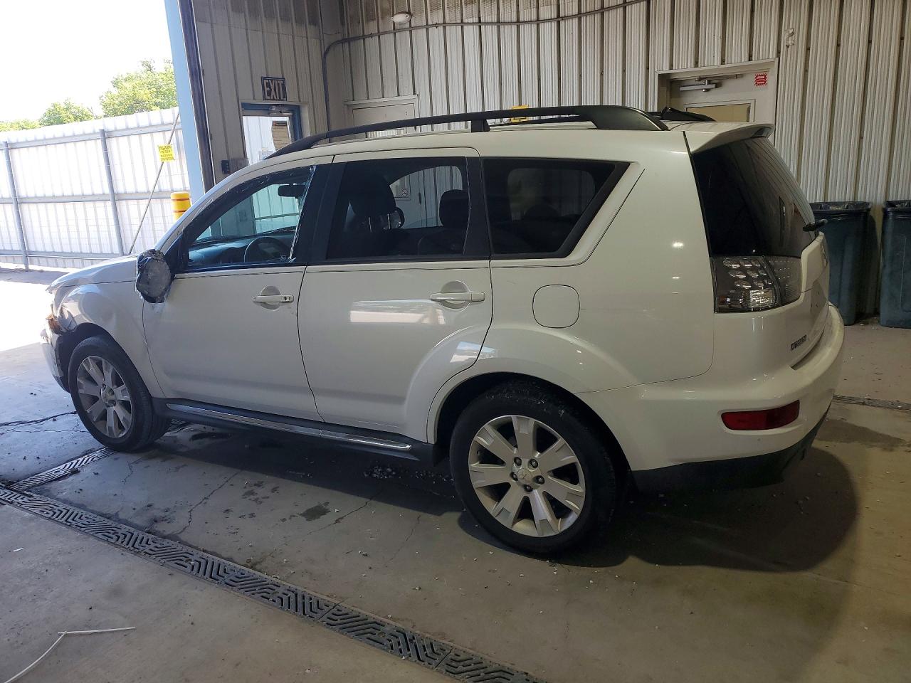 2010 Mitsubishi Outlander Se White vin: JA4JT3AW1AZ005070