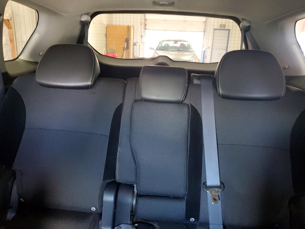 2010 Mitsubishi Outlander Se White vin: JA4JT3AW1AZ005070